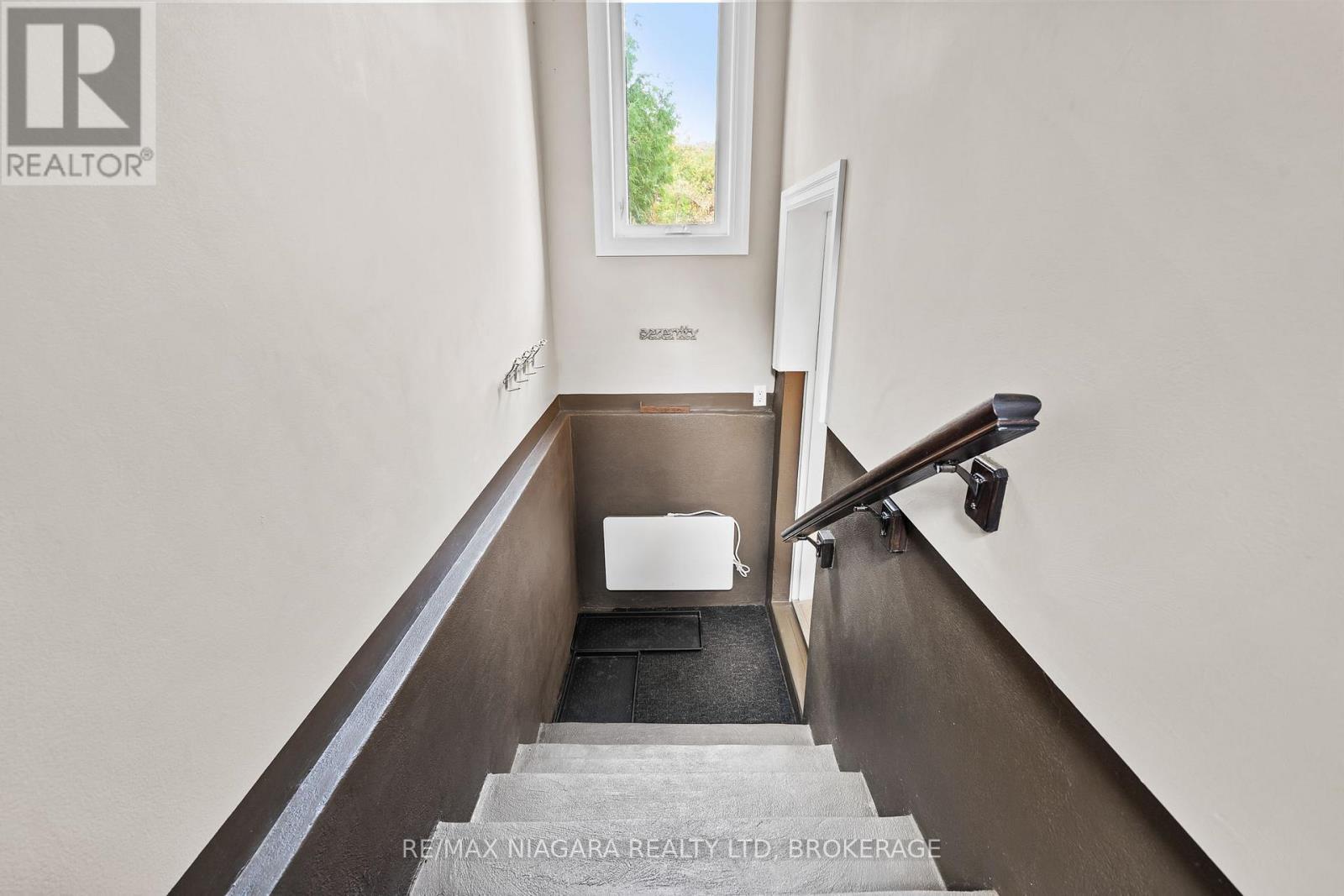 7 Parklane Crescent, St. Catharines (Glendale/Glenridge), ON - Indoor Photo Showing Other Room