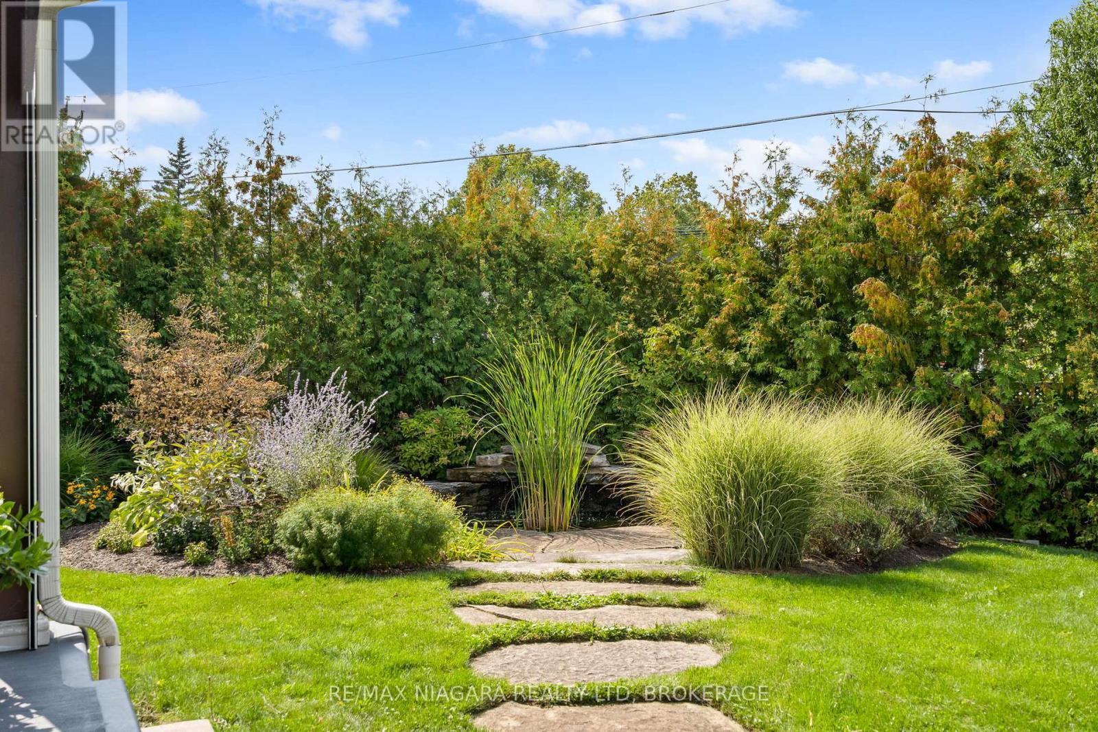 7 Parklane Crescent, St. Catharines (Glendale/Glenridge), ON - Outdoor