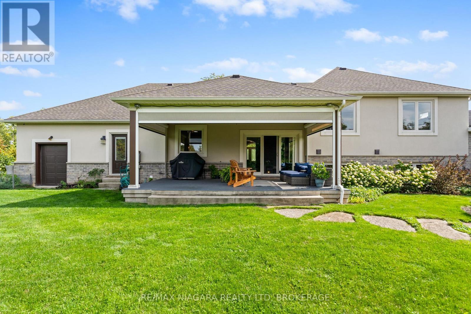 7 Parklane Crescent, St. Catharines (Glendale/Glenridge), ON - Outdoor With Deck Patio Veranda