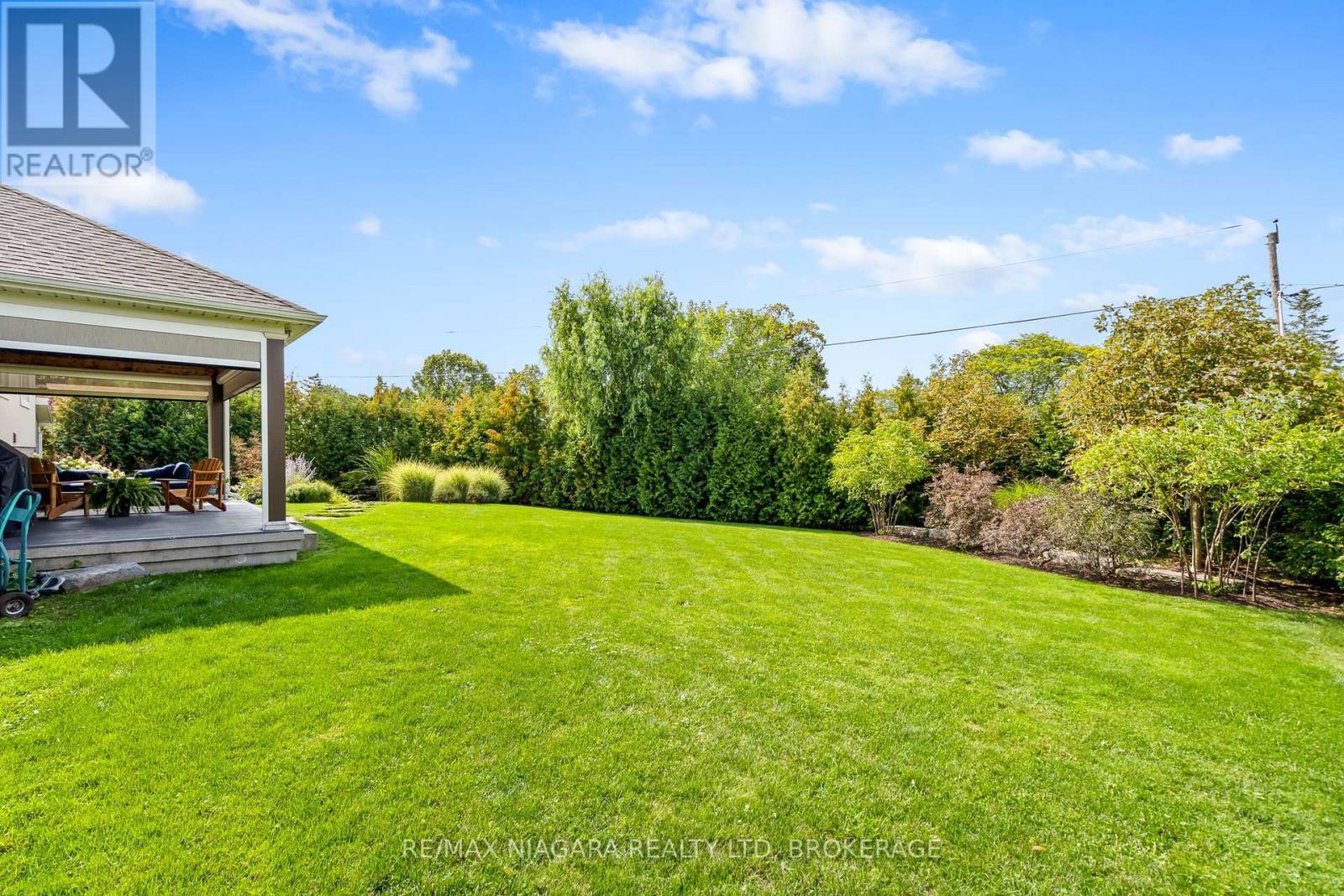 7 Parklane Crescent, St. Catharines (Glendale/Glenridge), ON - Outdoor