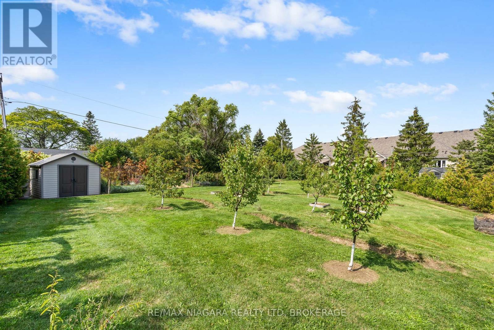 7 Parklane Crescent, St. Catharines (Glendale/Glenridge), ON - Outdoor