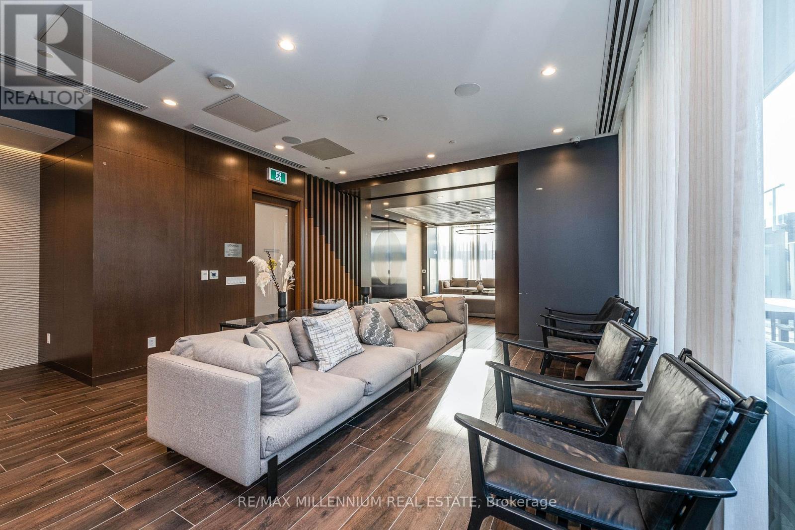 4801 - 70 Annie Craig Drive, Toronto, ON - Indoor Photo Showing Living Room