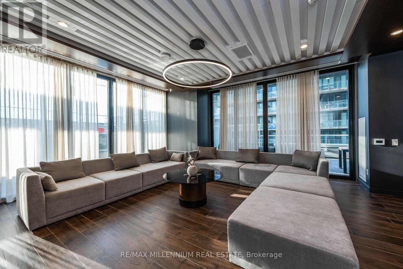 4801 - 70 Annie Craig Drive, Toronto, ON - Indoor Photo Showing Living Room
