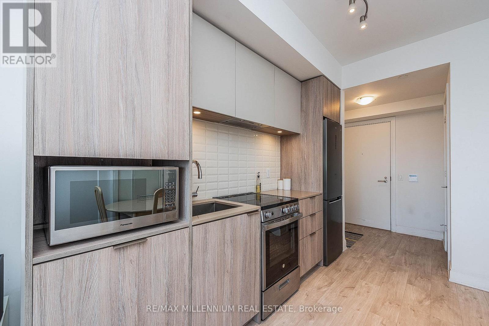 4801 - 70 Annie Craig Drive, Toronto, ON - Indoor Photo Showing Kitchen