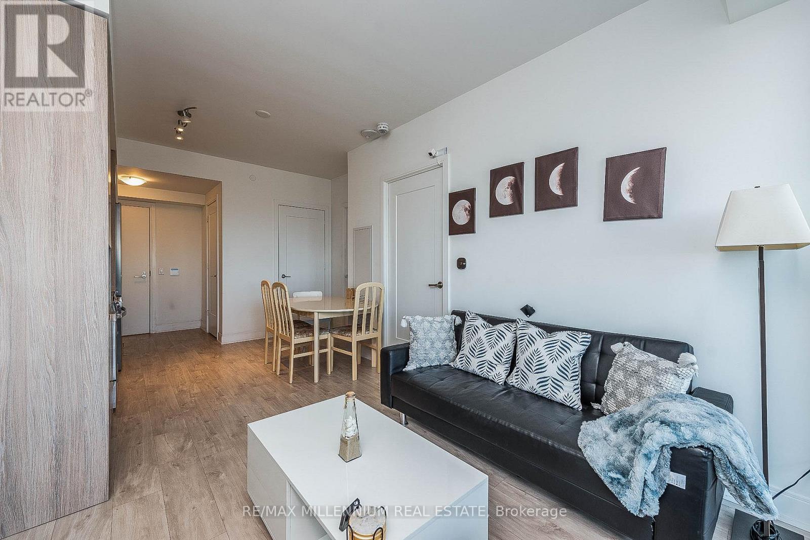 4801 - 70 Annie Craig Drive, Toronto, ON - Indoor Photo Showing Living Room