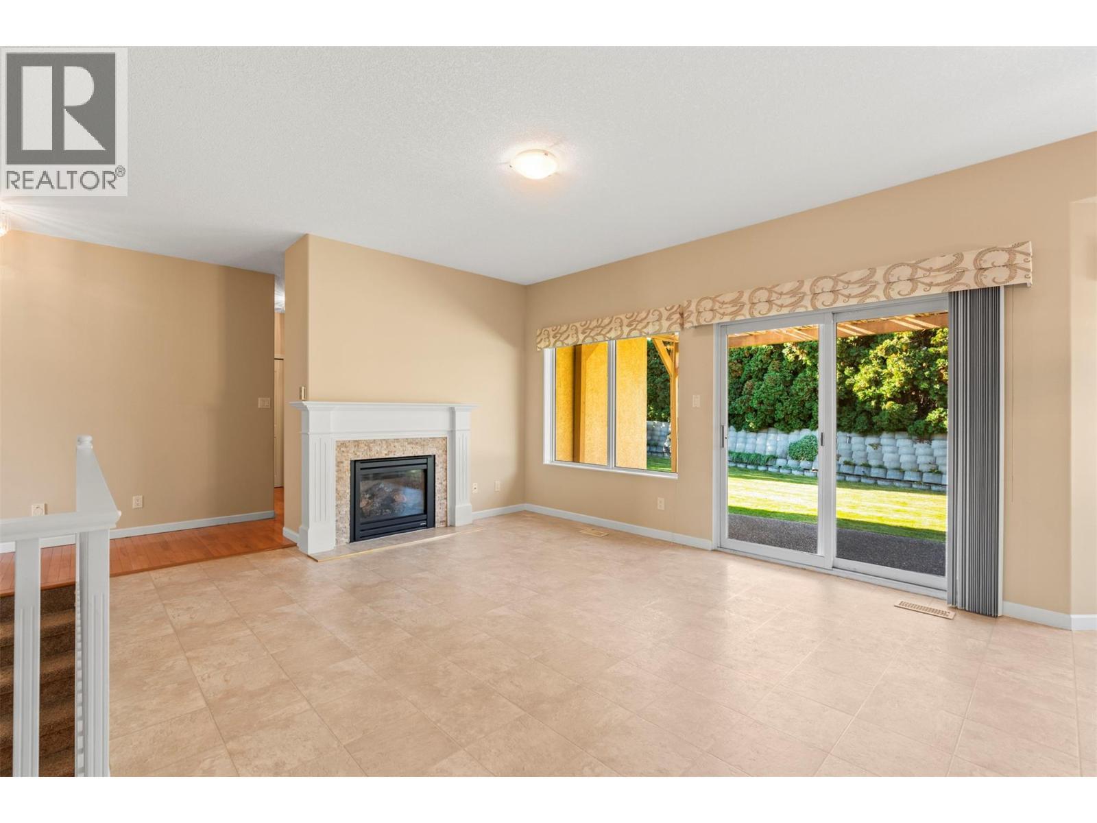 240 Country Estate Drive, Vernon, BC - Indoor With Fireplace