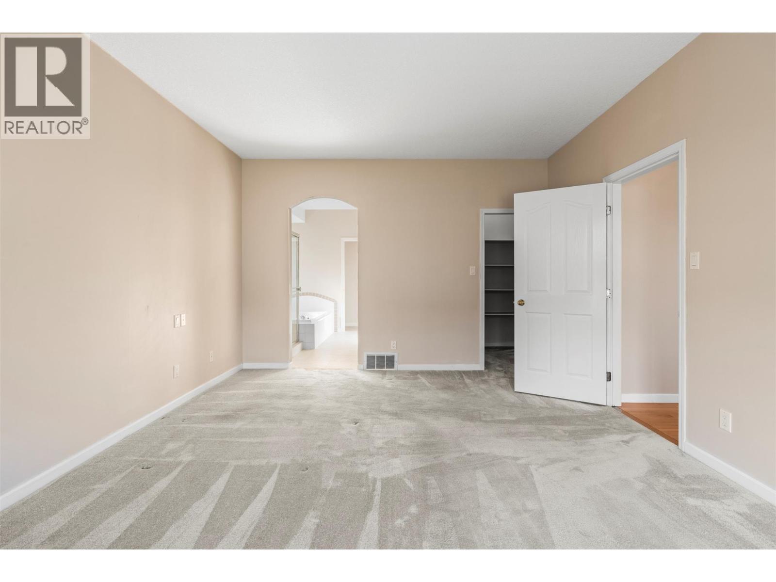 240 Country Estate Drive, Vernon, BC - Indoor Photo Showing Other Room