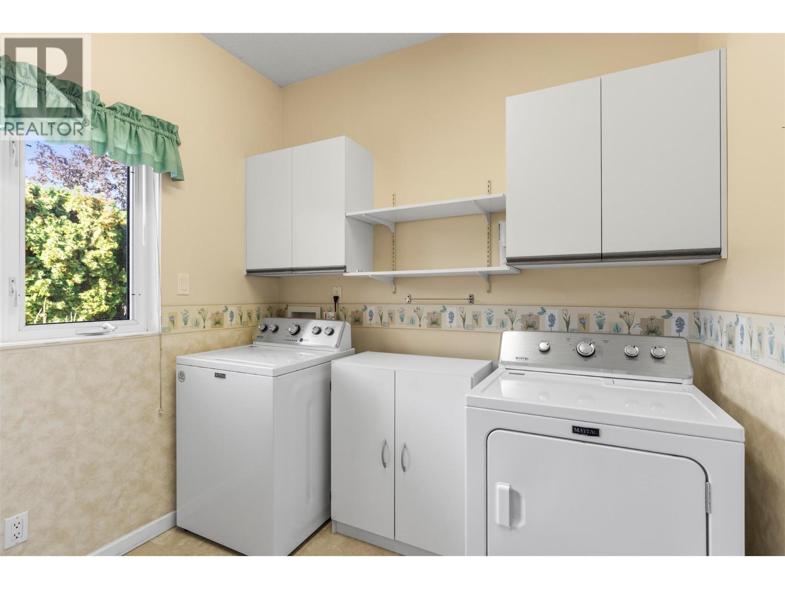 240 Country Estate Drive, Vernon, BC - Indoor Photo Showing Laundry Room