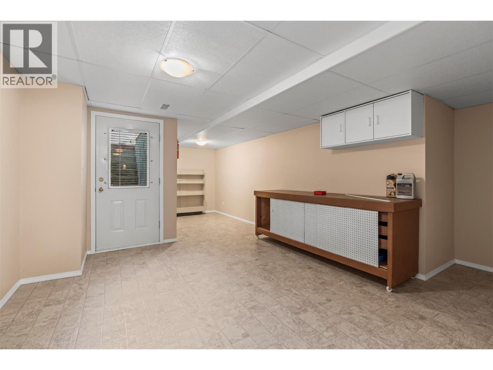 240 Country Estate Drive, Vernon, BC - Indoor Photo Showing Other Room