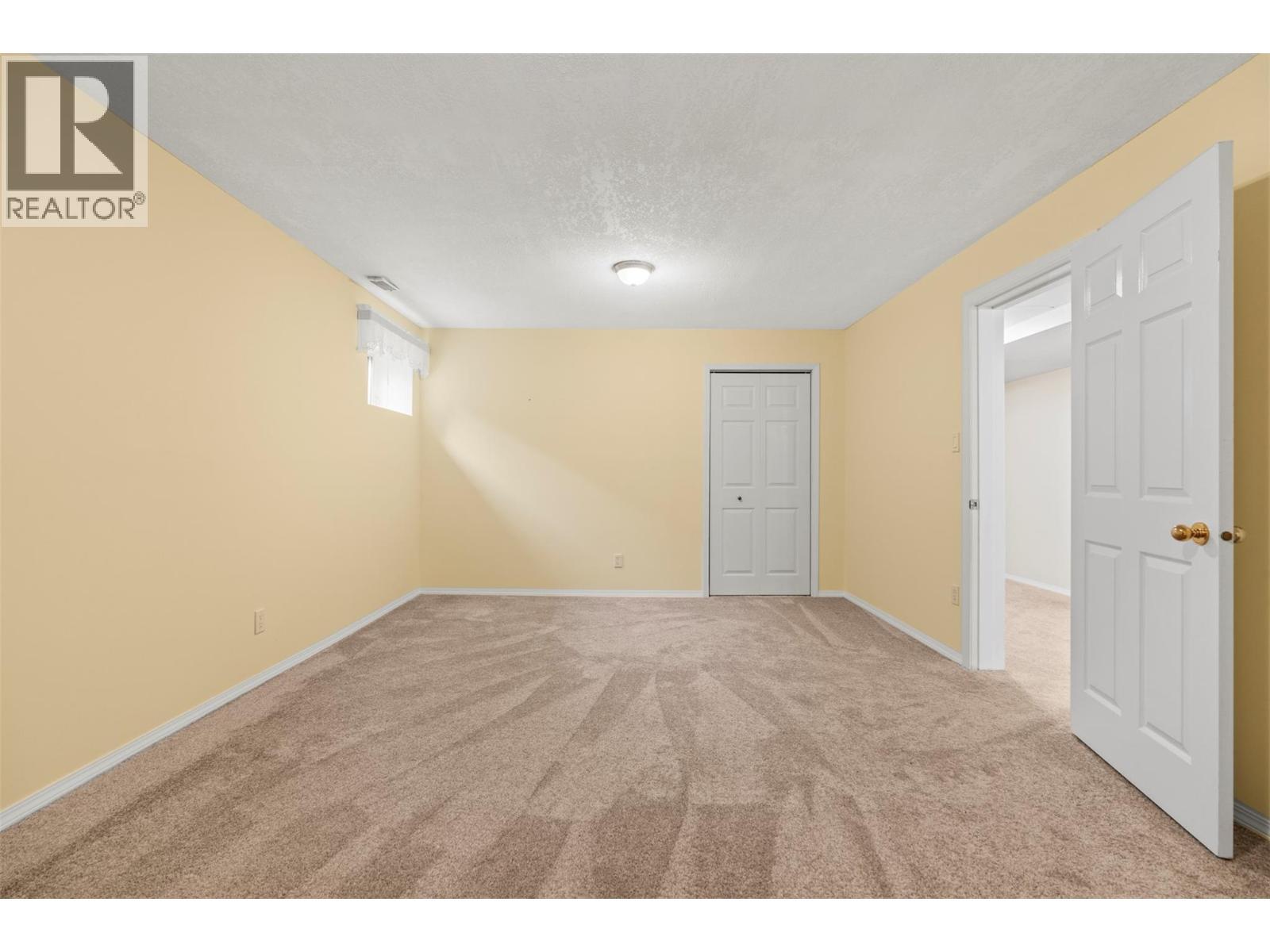 240 Country Estate Drive, Vernon, BC - Indoor Photo Showing Other Room