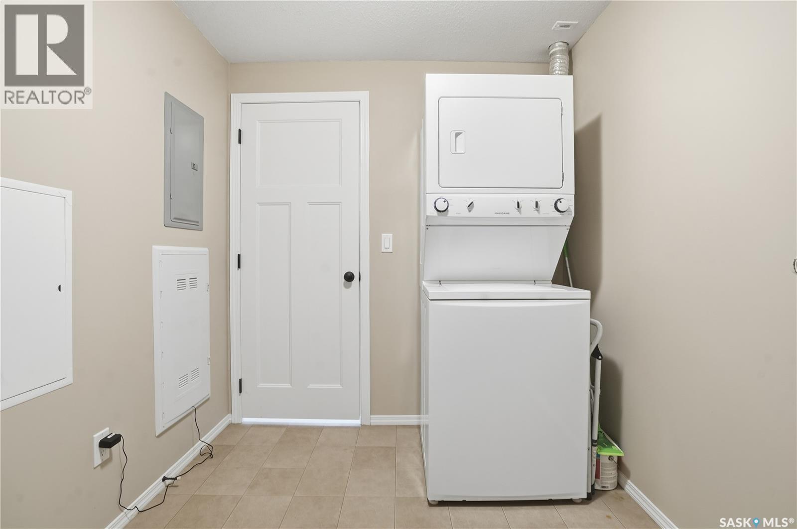 201 1220 Blackfoot Drive, Regina, SK - Indoor Photo Showing Laundry Room