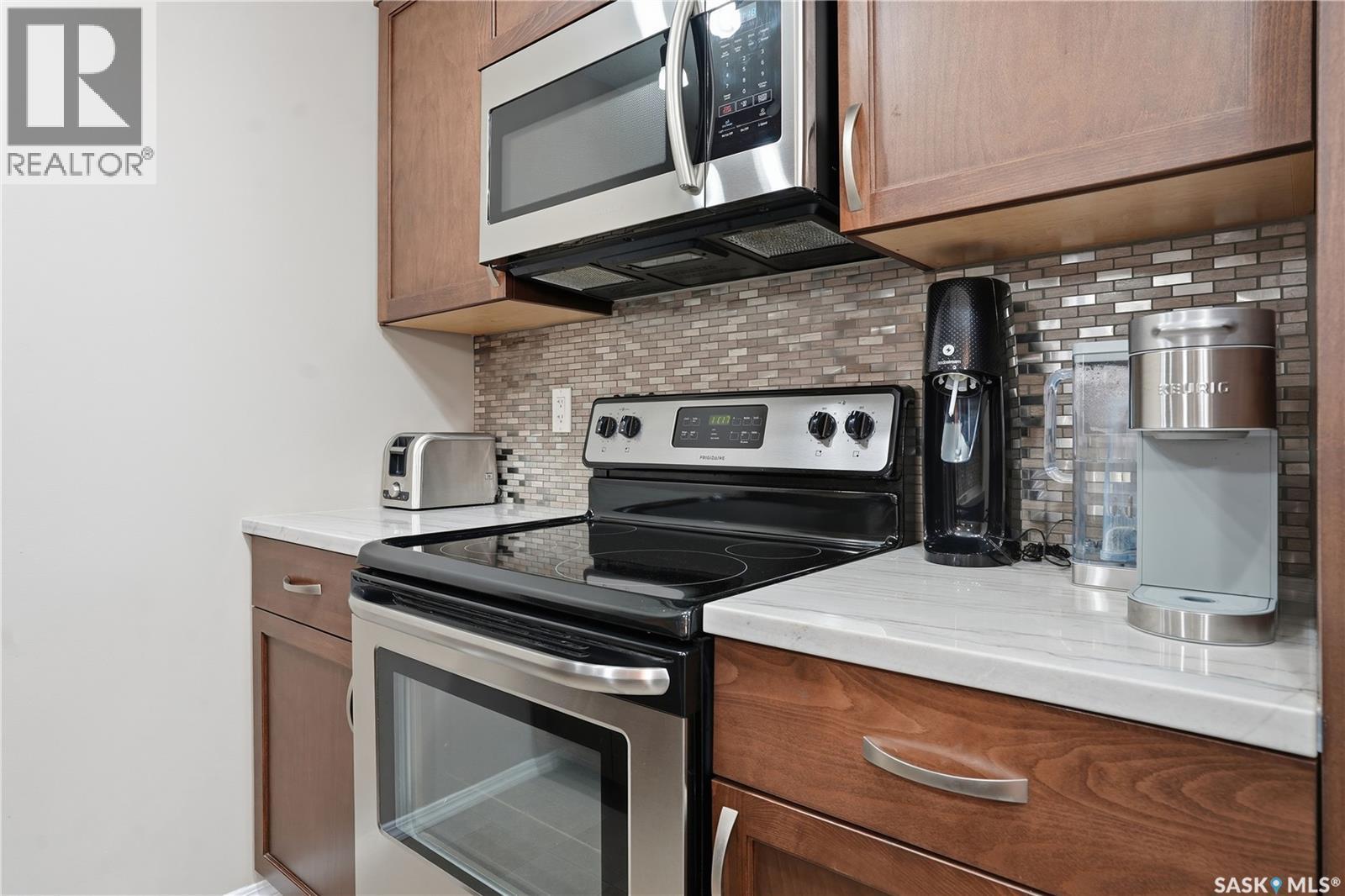 201 1220 Blackfoot Drive, Regina, SK - Indoor Photo Showing Kitchen