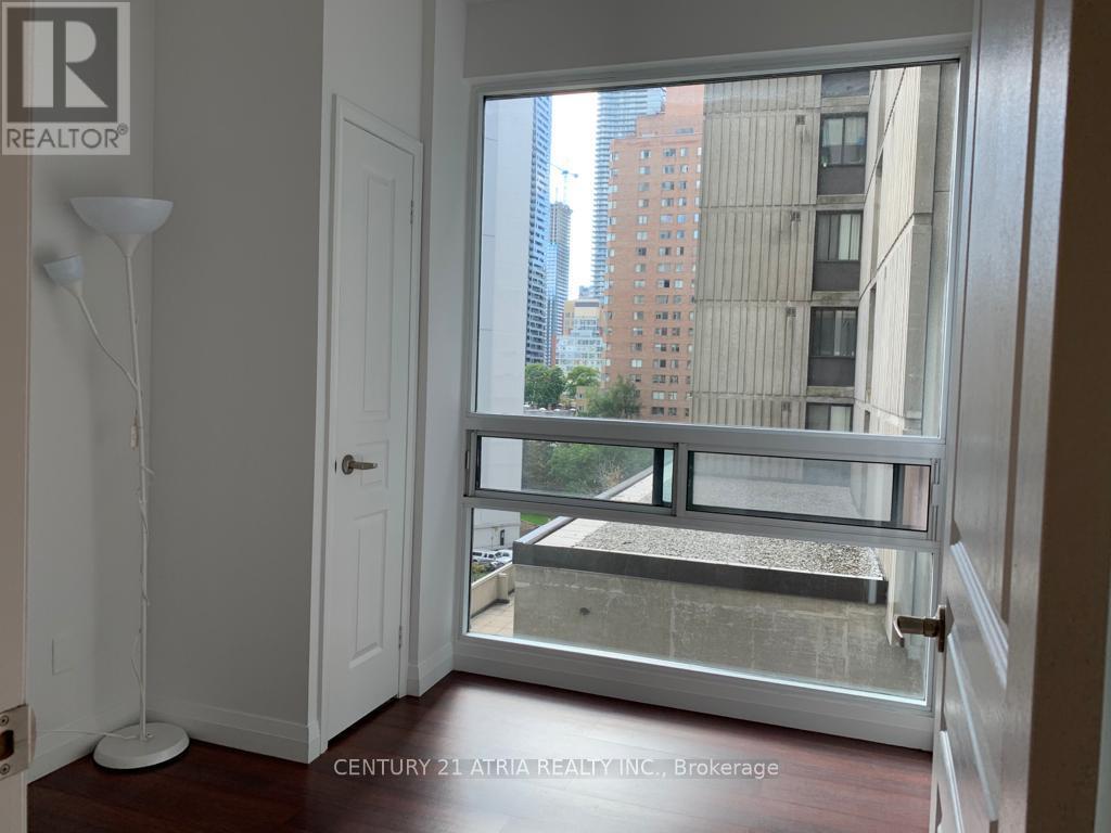 709 - 1121 Bay Street, Toronto, ON - Indoor Photo Showing Other Room