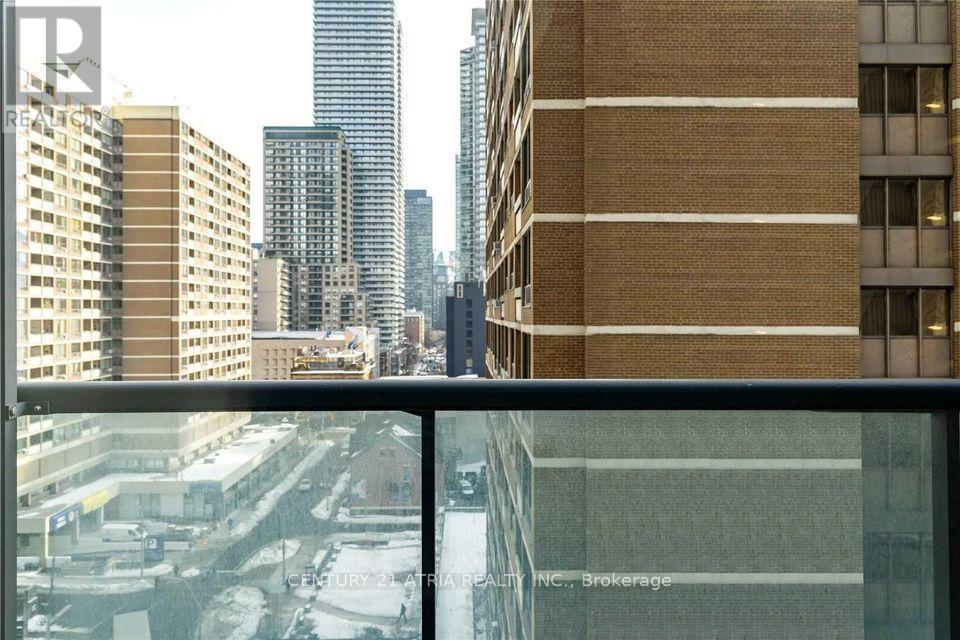 709 - 1121 Bay Street, Toronto, ON - Outdoor