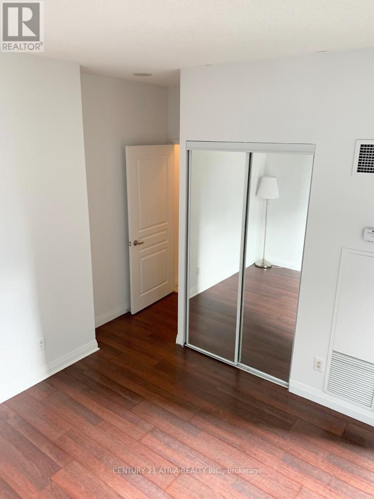 709 - 1121 Bay Street, Toronto, ON - Indoor