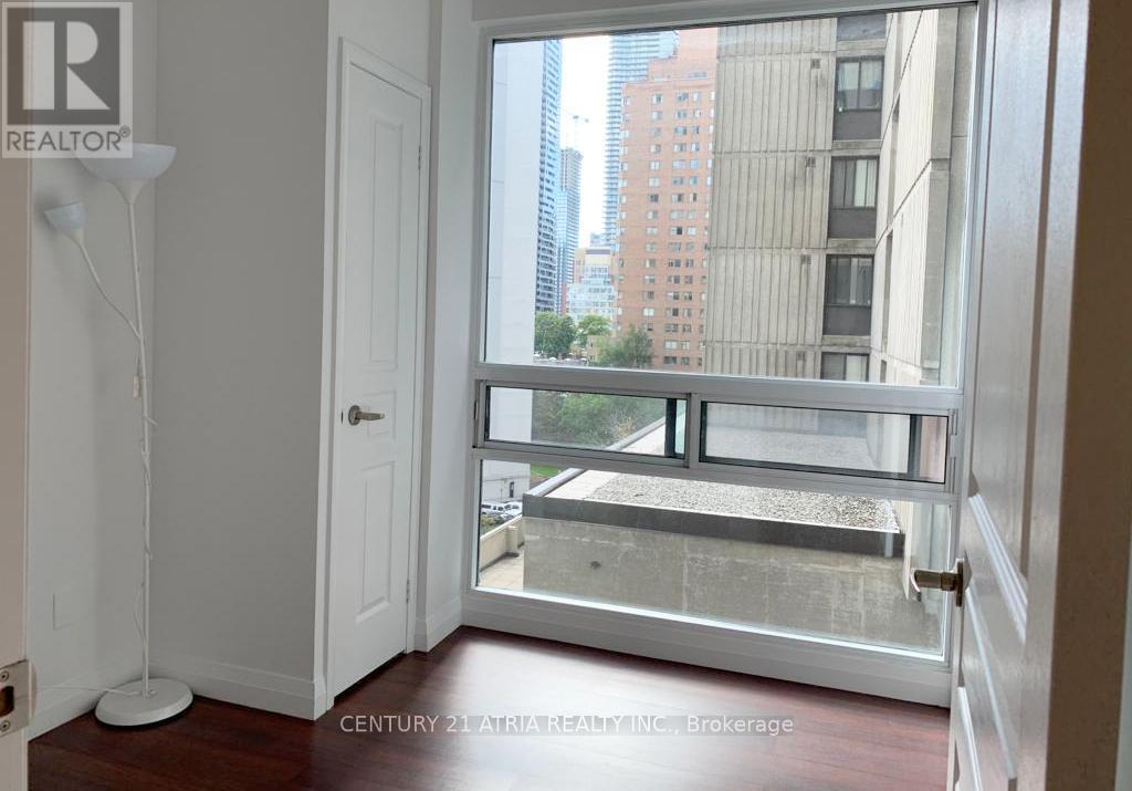 709 - 1121 Bay Street, Toronto, ON - Indoor Photo Showing Other Room