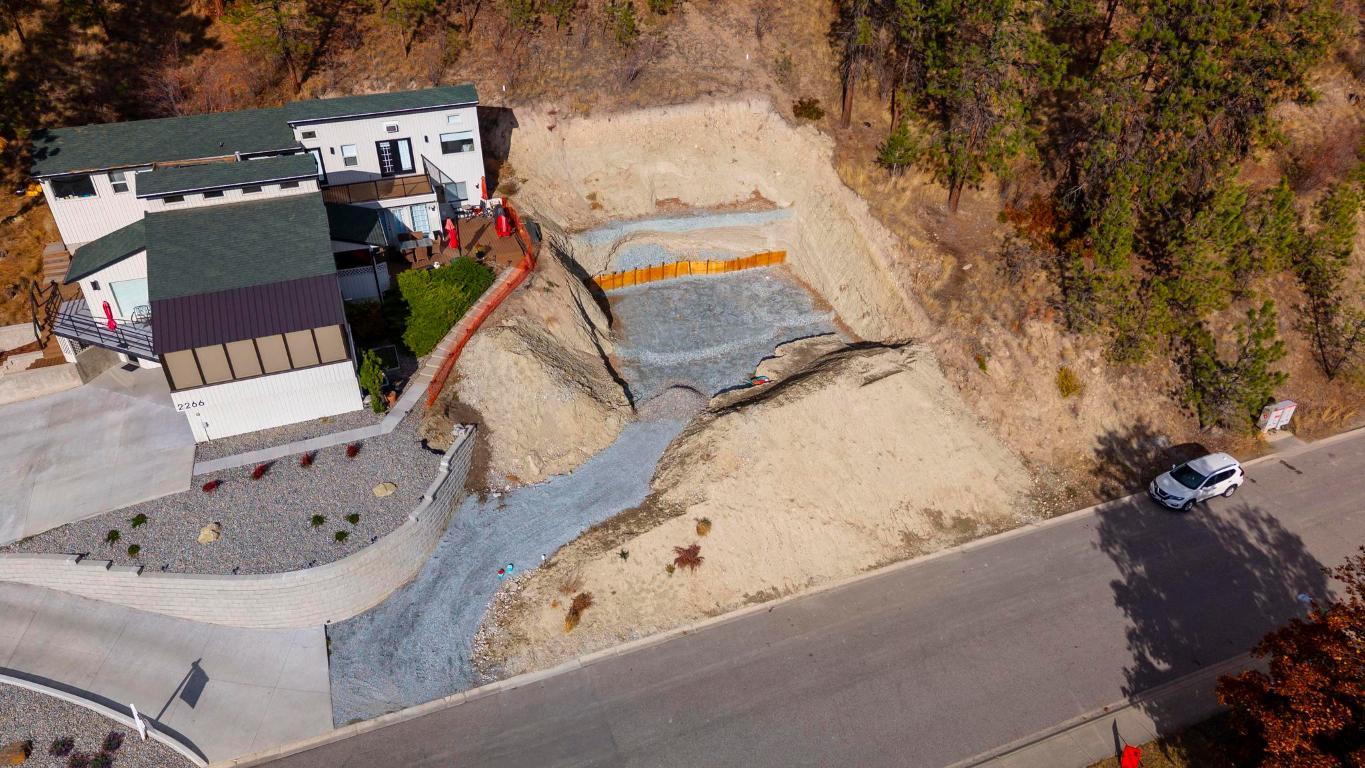 2272 Omineca Place, Kelowna, BC - Outdoor