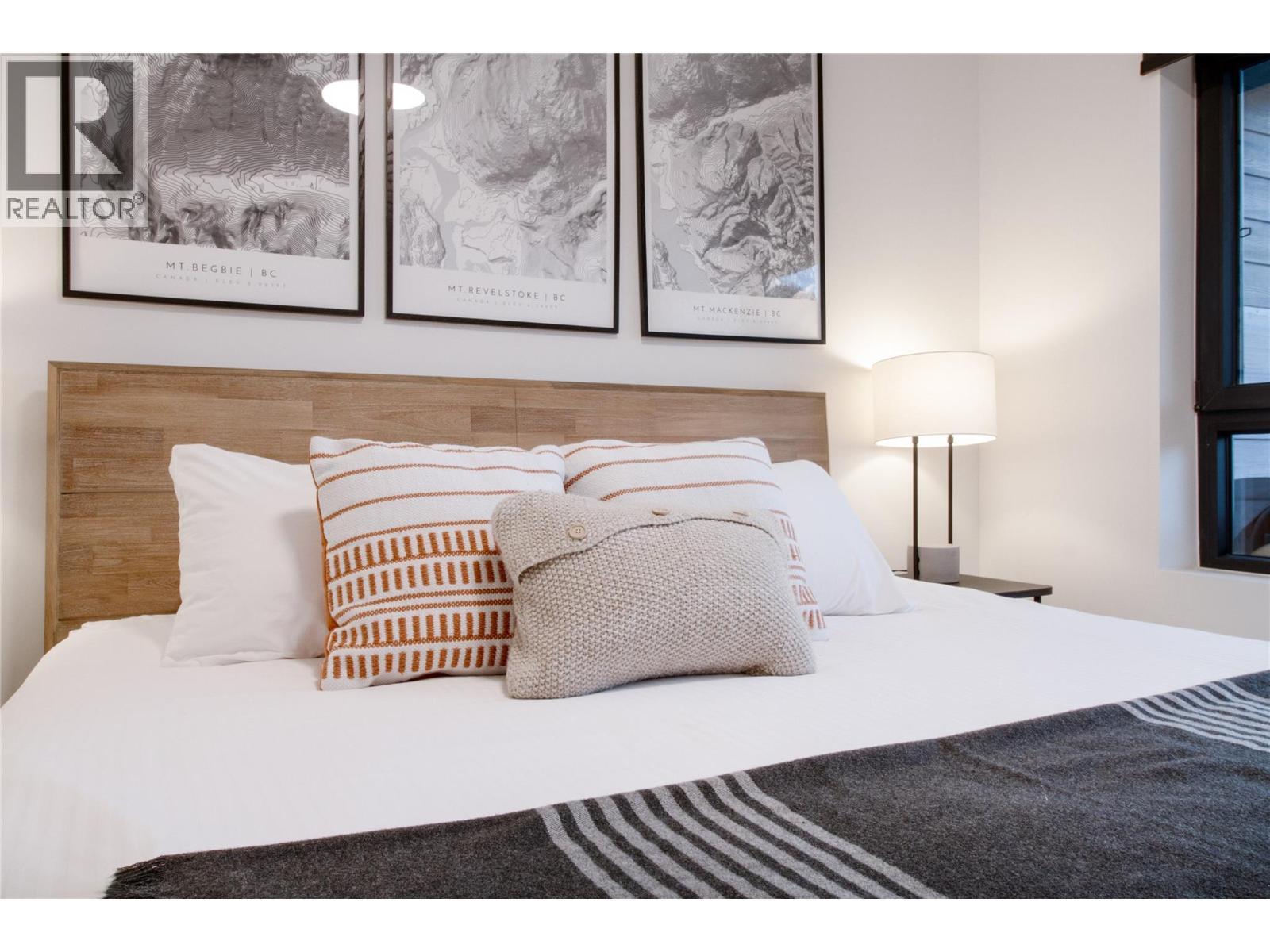 1701 Coursier Avenue Unit# 2206, Revelstoke, BC - Indoor Photo Showing Bedroom