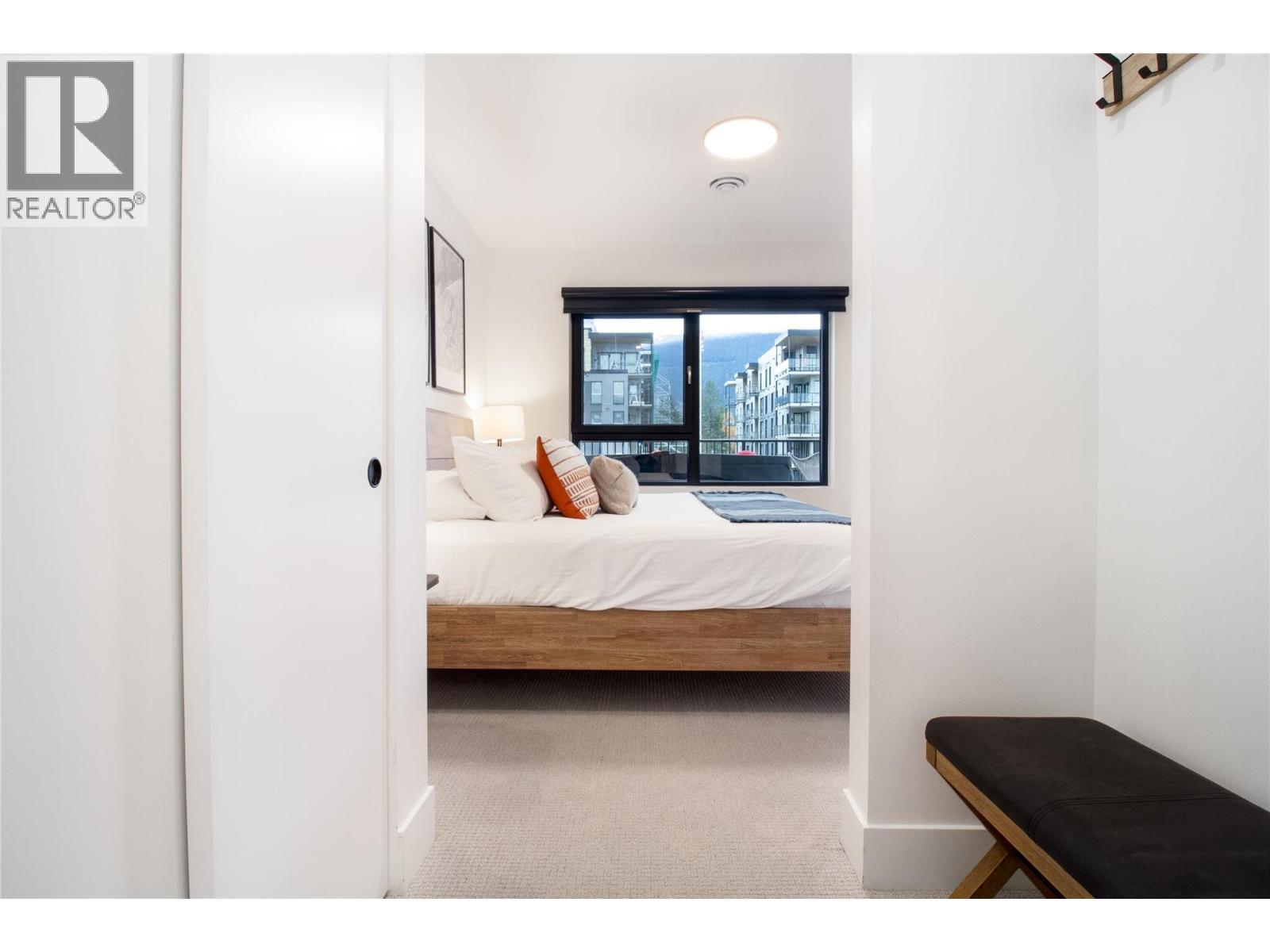 1701 Coursier Avenue Unit# 2206, Revelstoke, BC - Indoor Photo Showing Bedroom