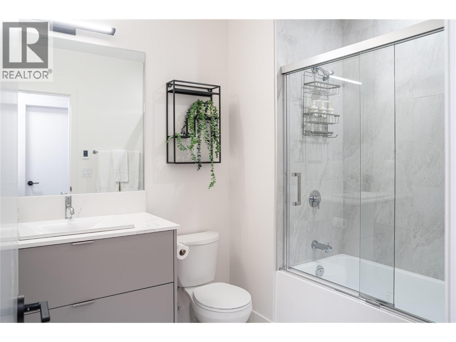 1701 Coursier Avenue Unit# 2206, Revelstoke, BC - Indoor Photo Showing Bathroom