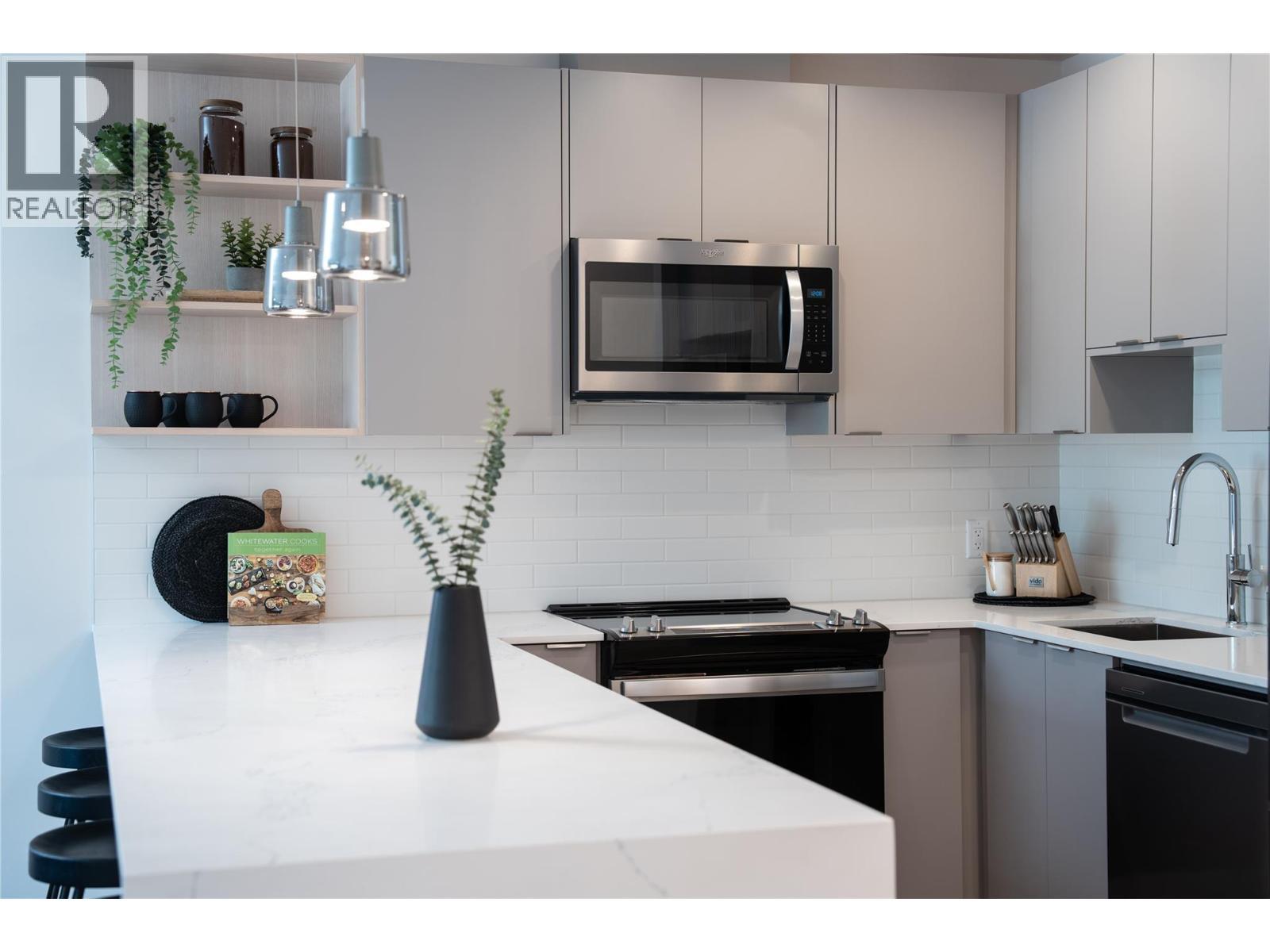 1701 Coursier Avenue Unit# 2206, Revelstoke, BC - Indoor Photo Showing Kitchen With Upgraded Kitchen