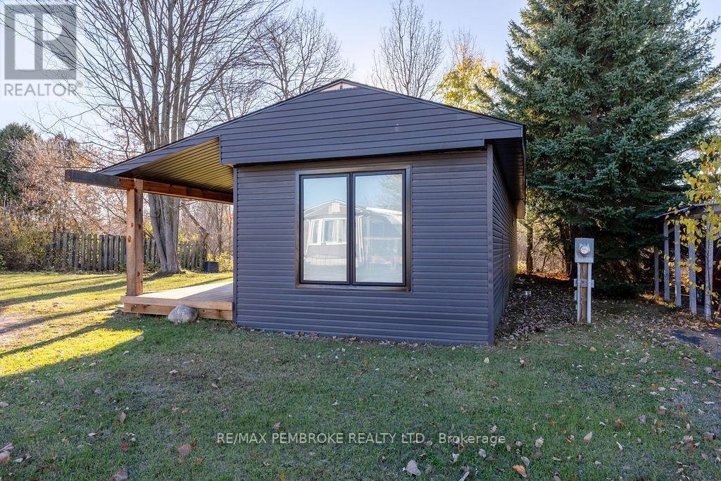 106 Pinehurst Estates, Petawawa, ON - Outdoor