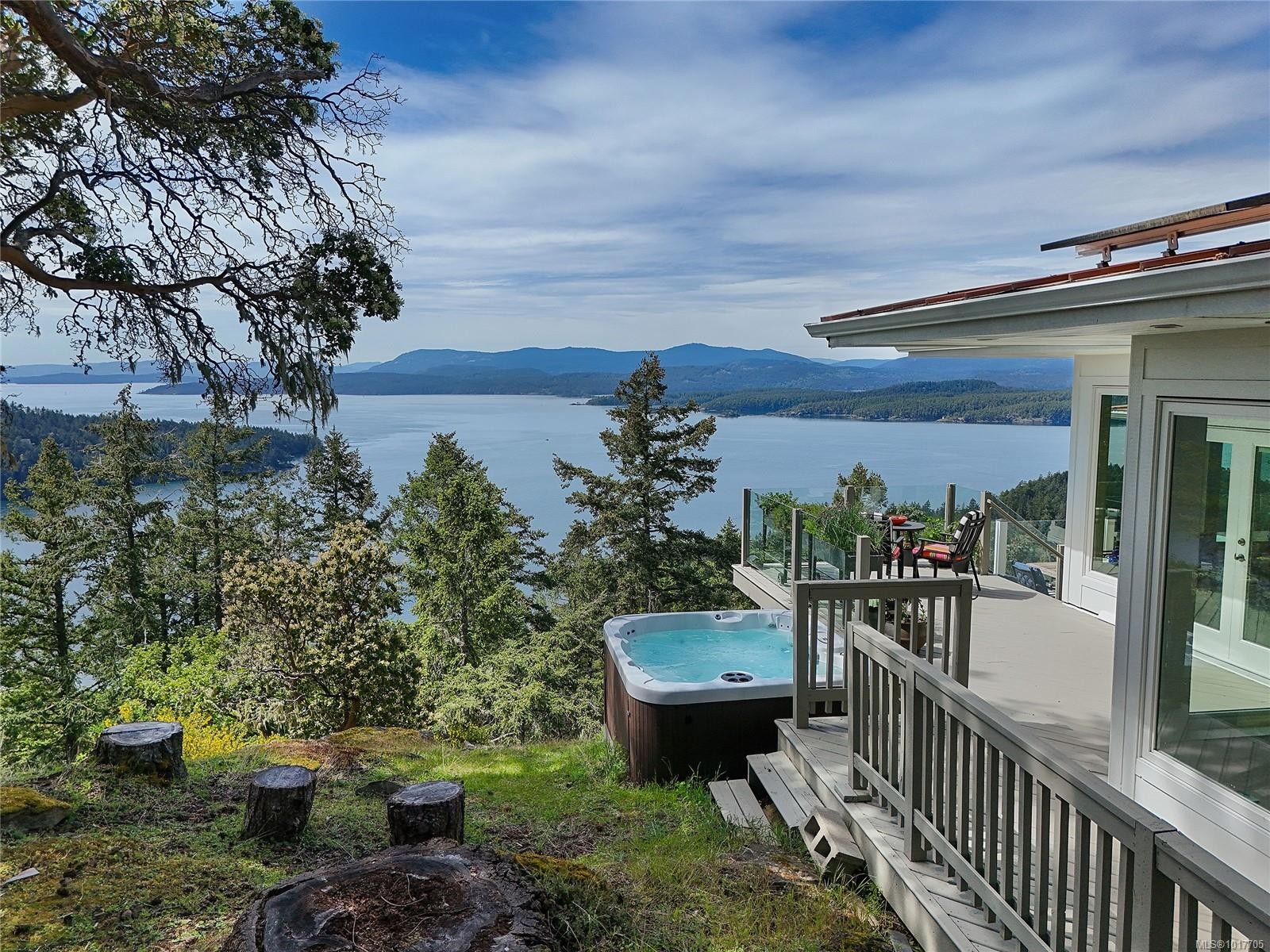 356 East West Rd, Mayne Island, BC