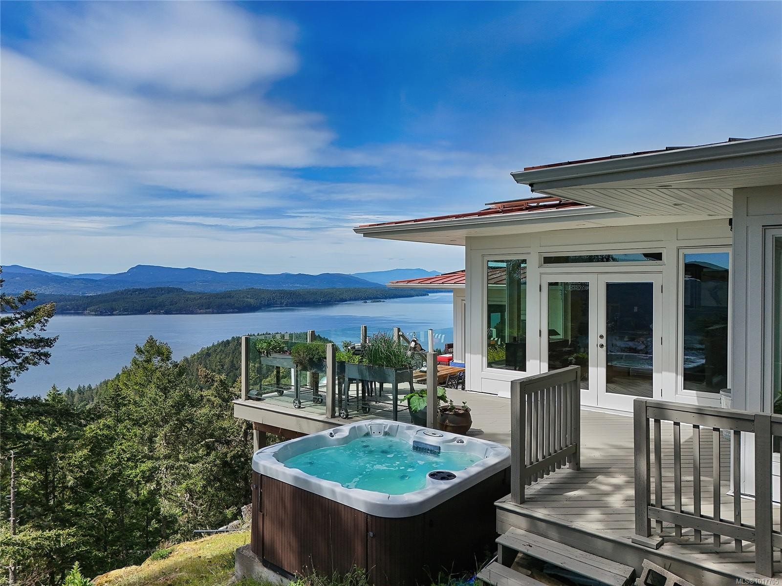 356 East West Rd, Mayne Island, BC