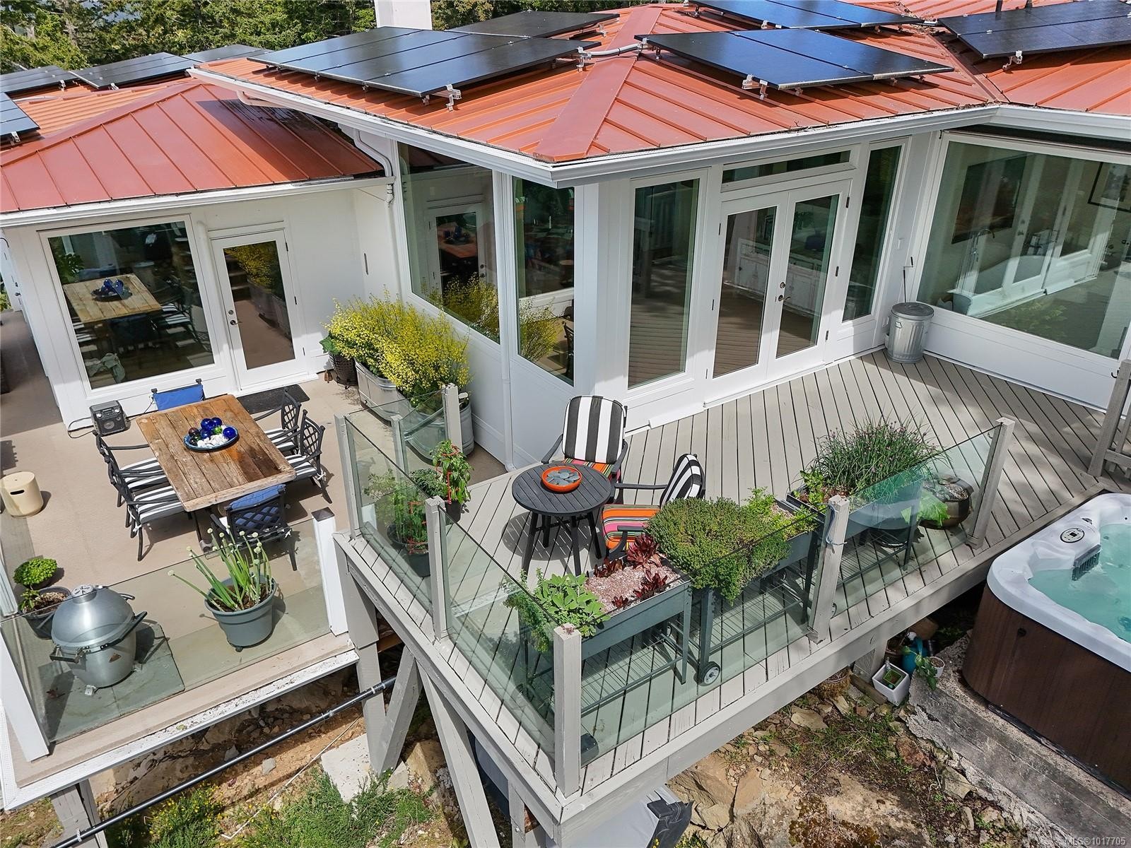 356 East West Rd, Mayne Island, BC