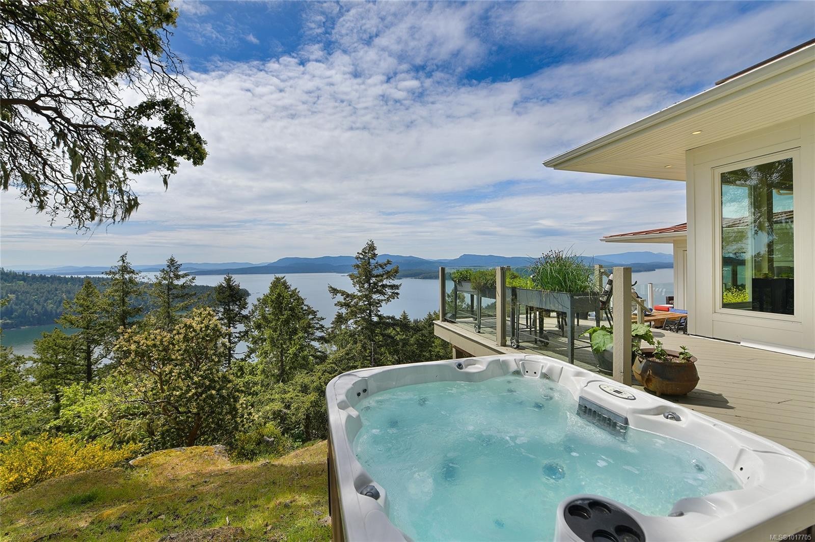 356 East West Rd, Mayne Island, BC
