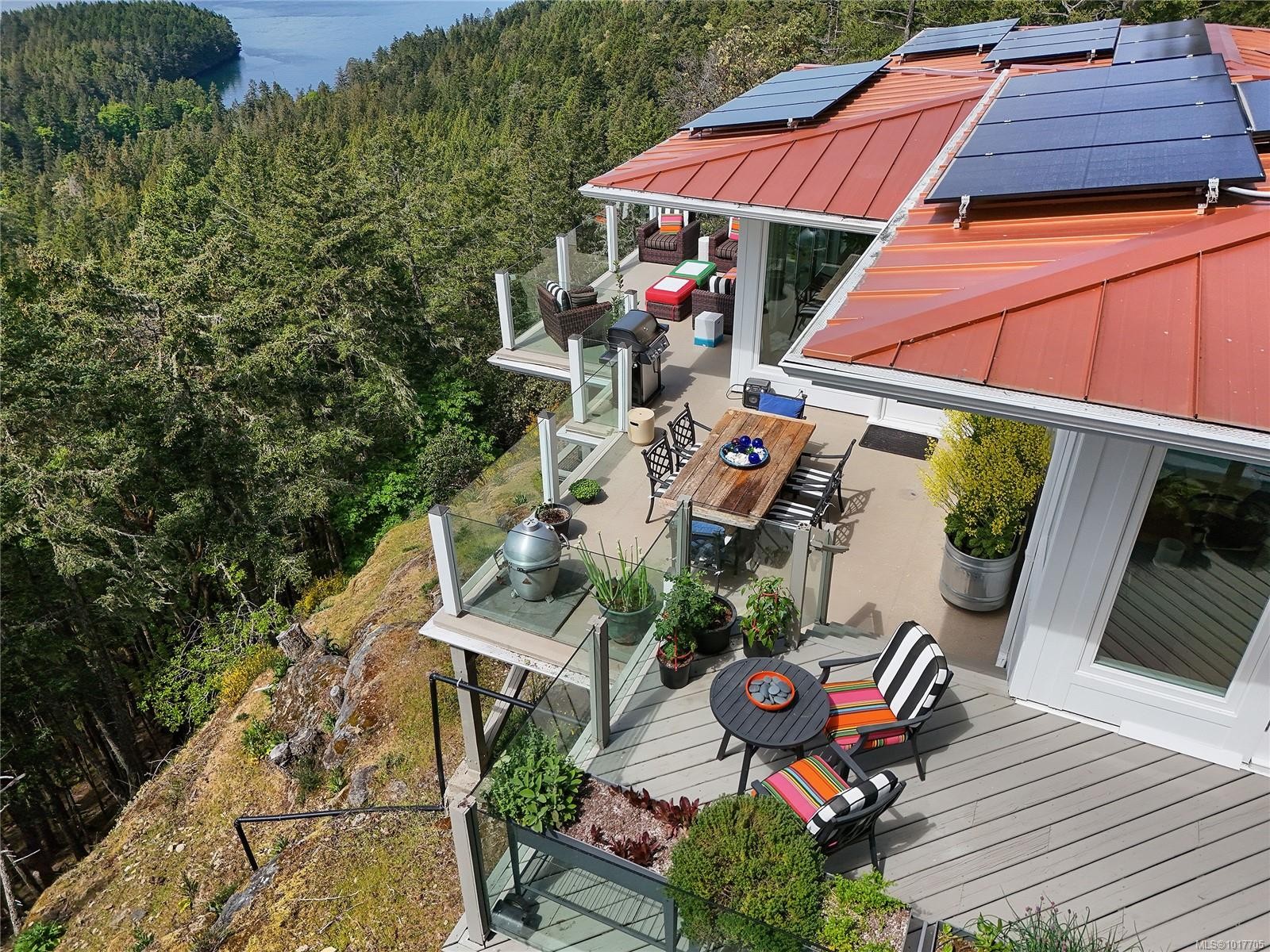 356 East West Rd, Mayne Island, BC