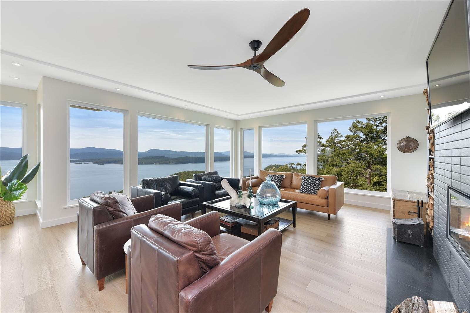 356 East West Rd, Mayne Island, BC