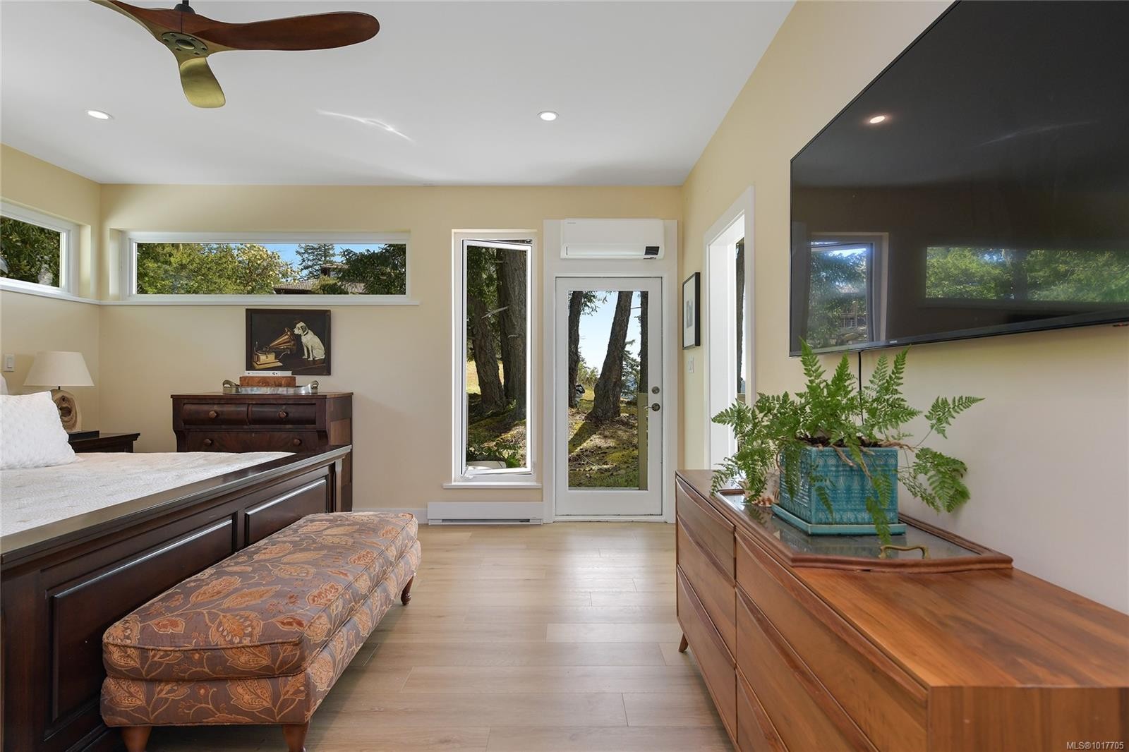 356 East West Rd, Mayne Island, BC