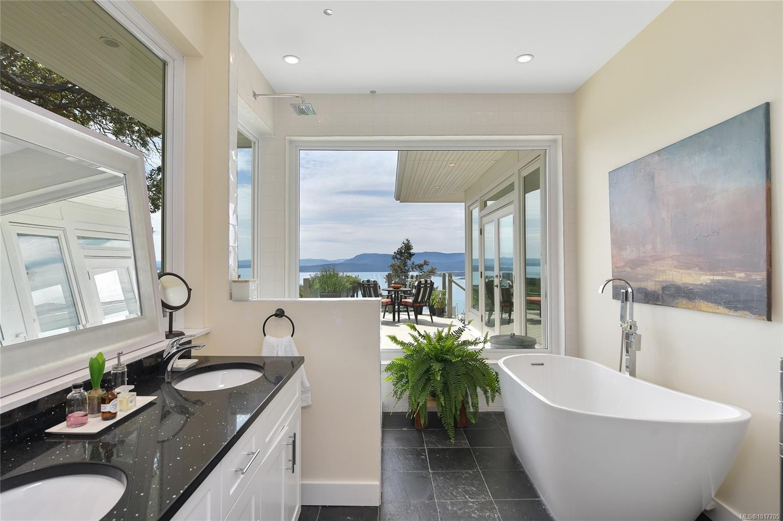 356 East West Rd, Mayne Island, BC