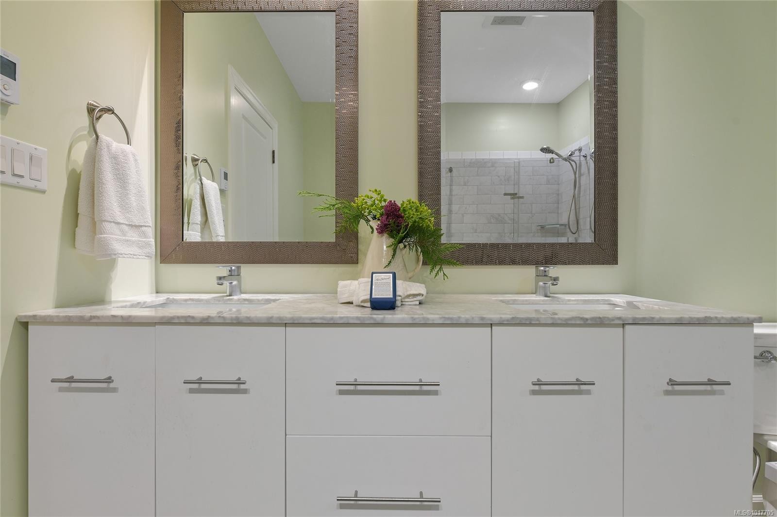 356 East West Rd, Mayne Island, BC