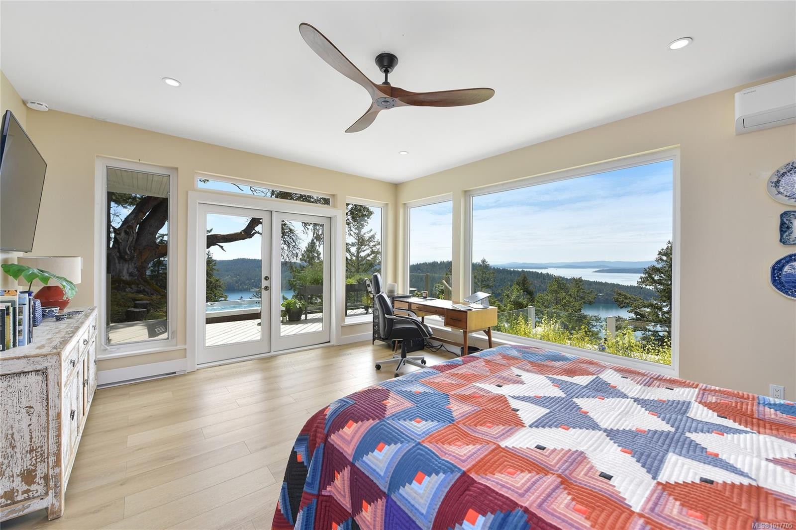 356 East West Rd, Mayne Island, BC