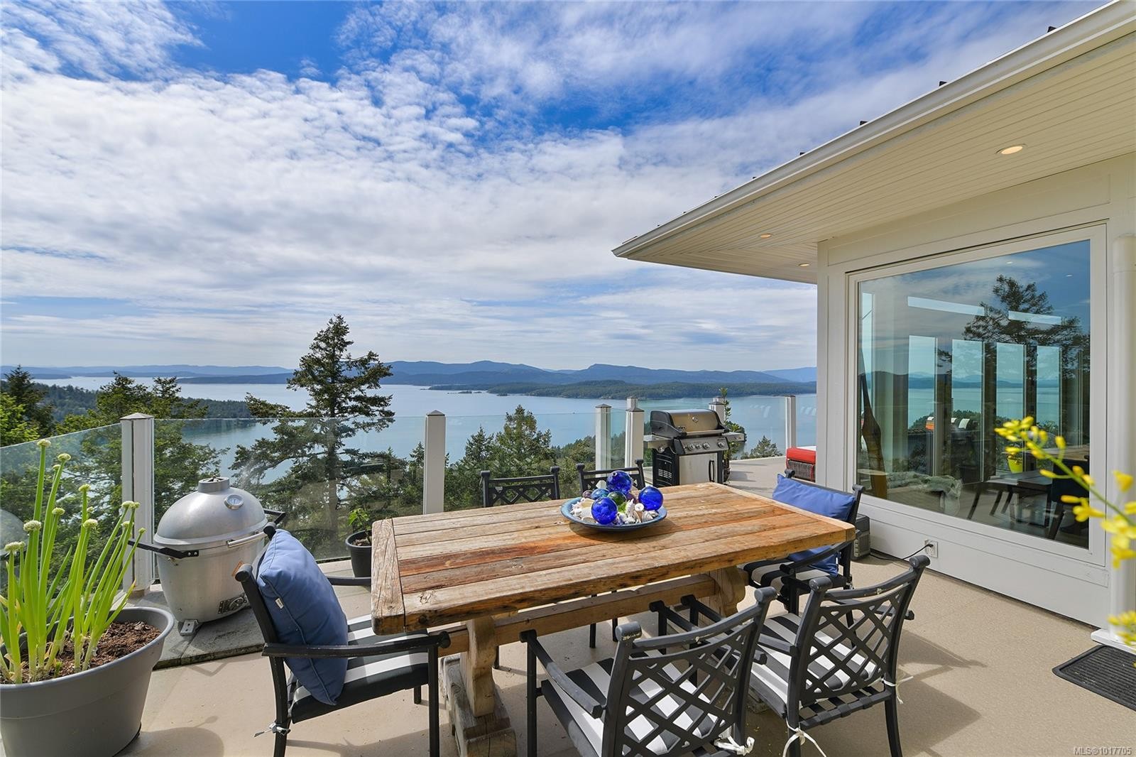 356 East West Rd, Mayne Island, BC