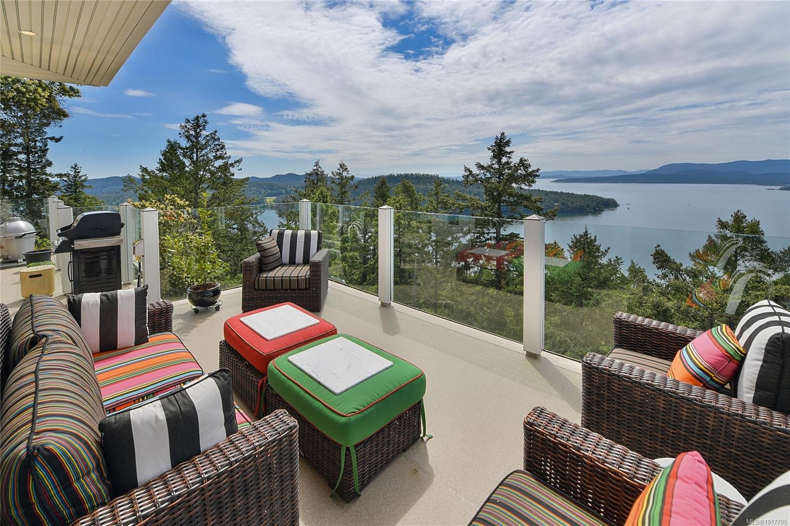 356 East West Rd, Mayne Island, BC