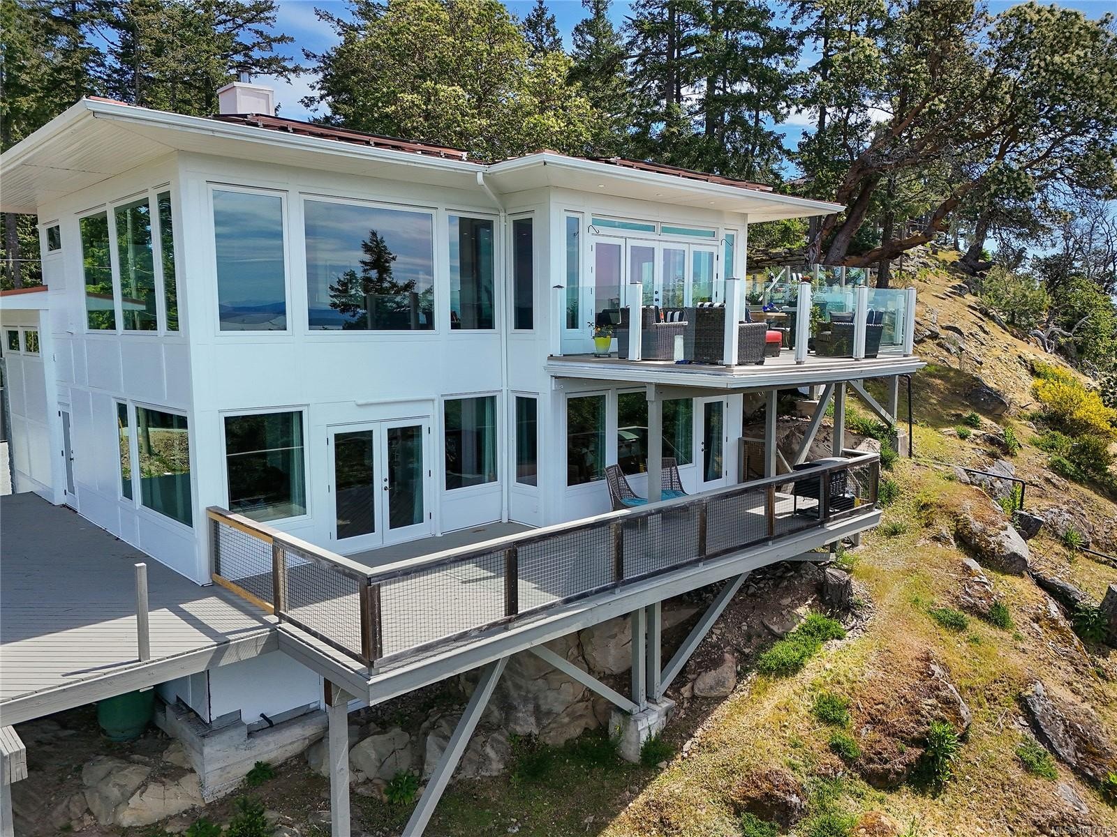 356 East West Rd, Mayne Island, BC