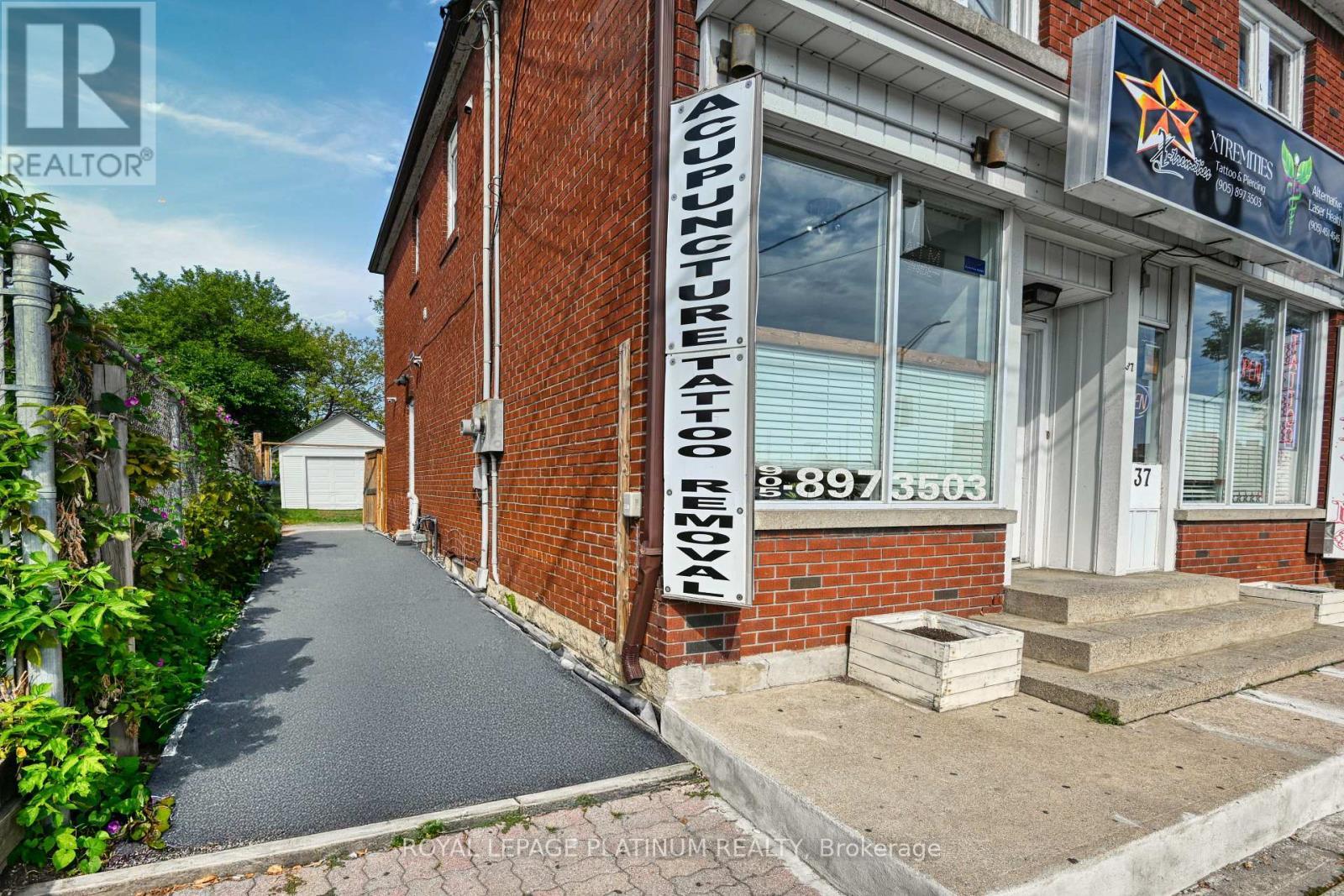 37 Dundas Street W, Mississauga, ON