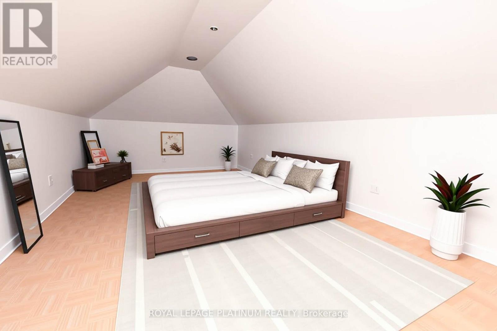 37 Dundas Street W, Mississauga, ON