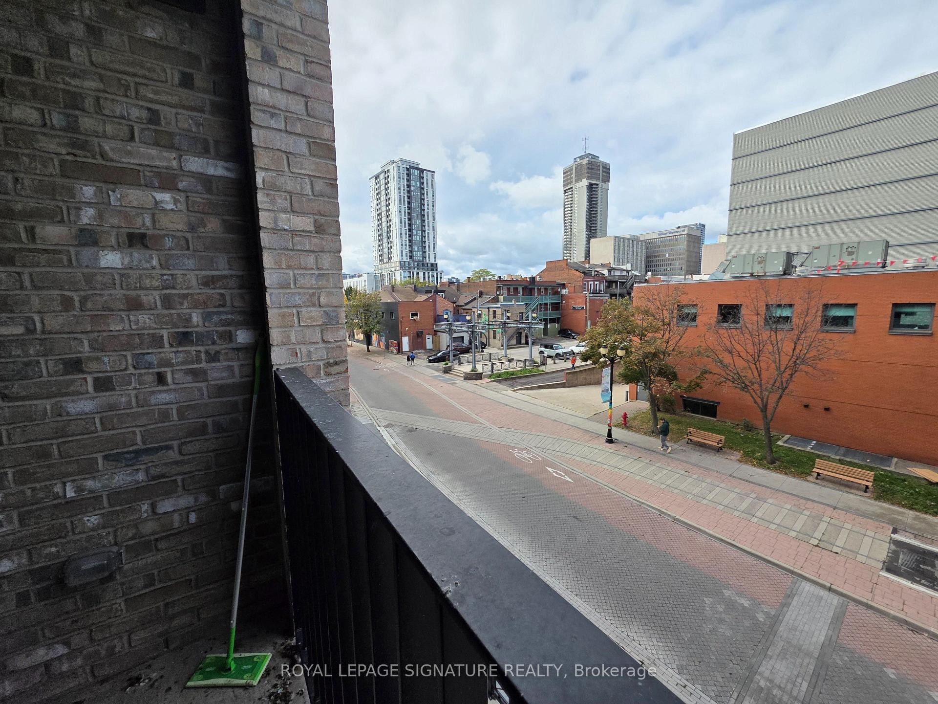 315-1 Jarvis Street, Hamilton, ON - Outdoor