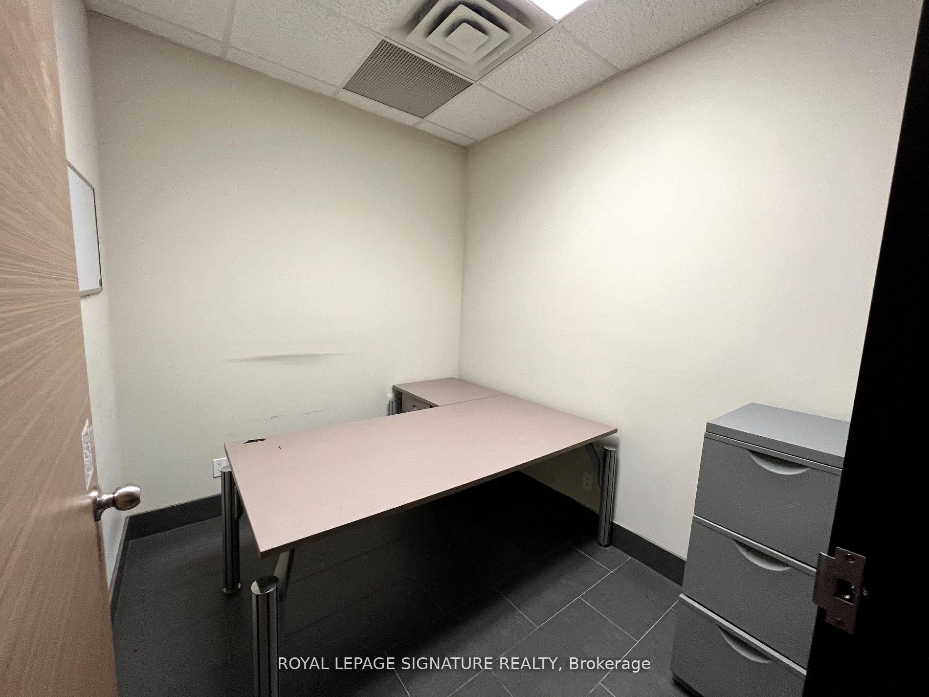 33-20 Wertheim Court, Richmond Hill, ON