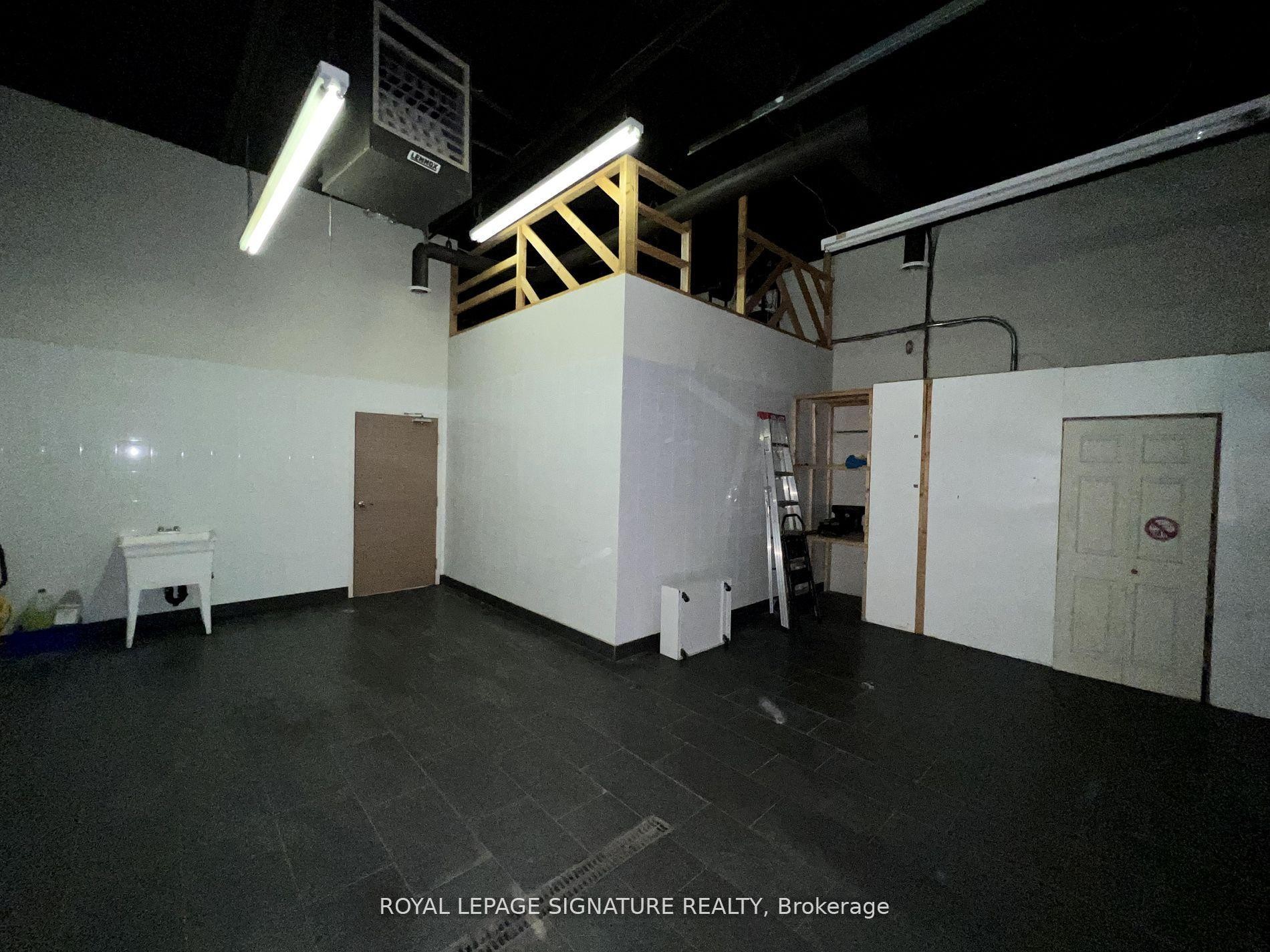 33-20 Wertheim Court, Richmond Hill, ON