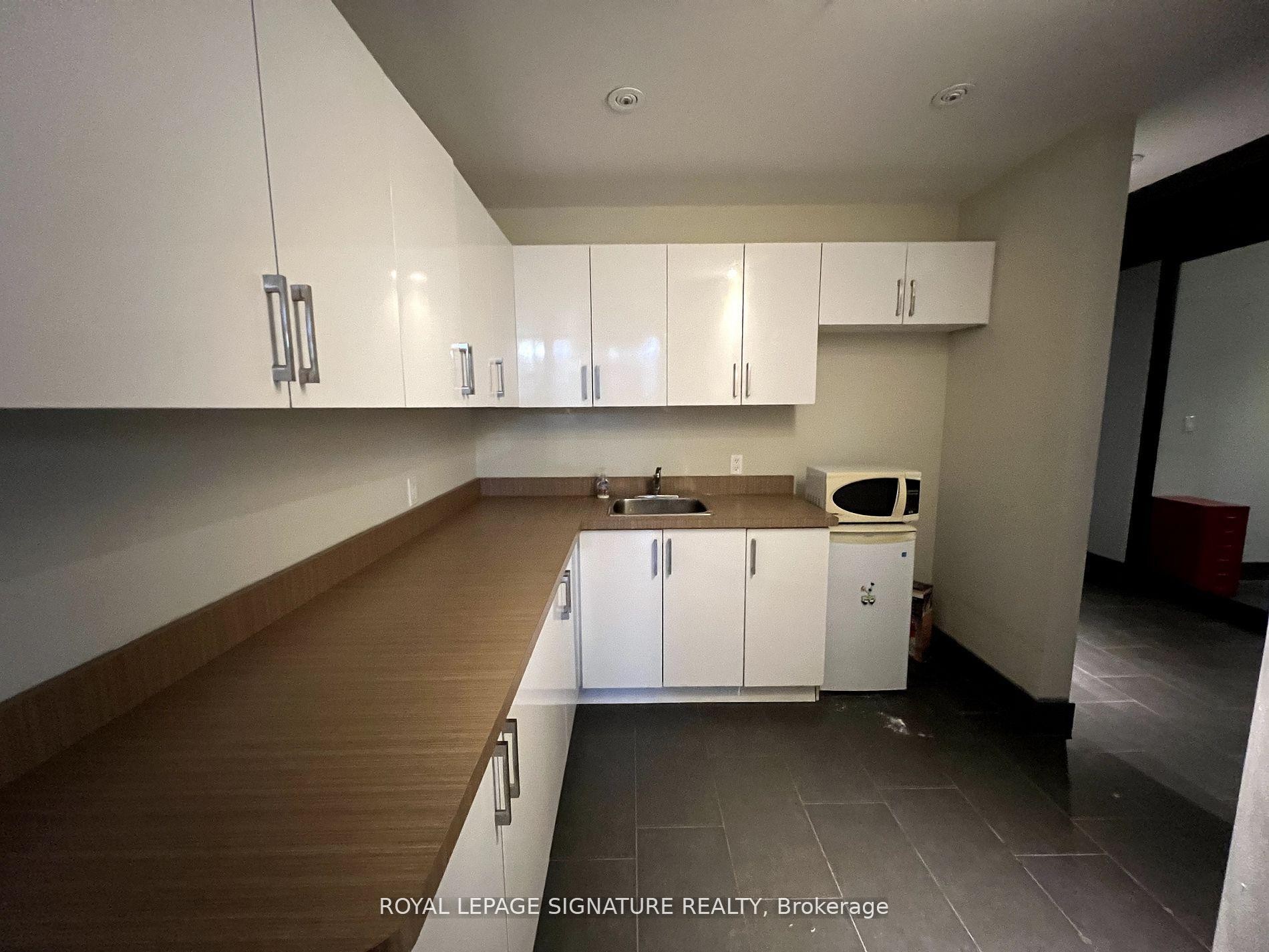 33-20 Wertheim Court, Richmond Hill, ON