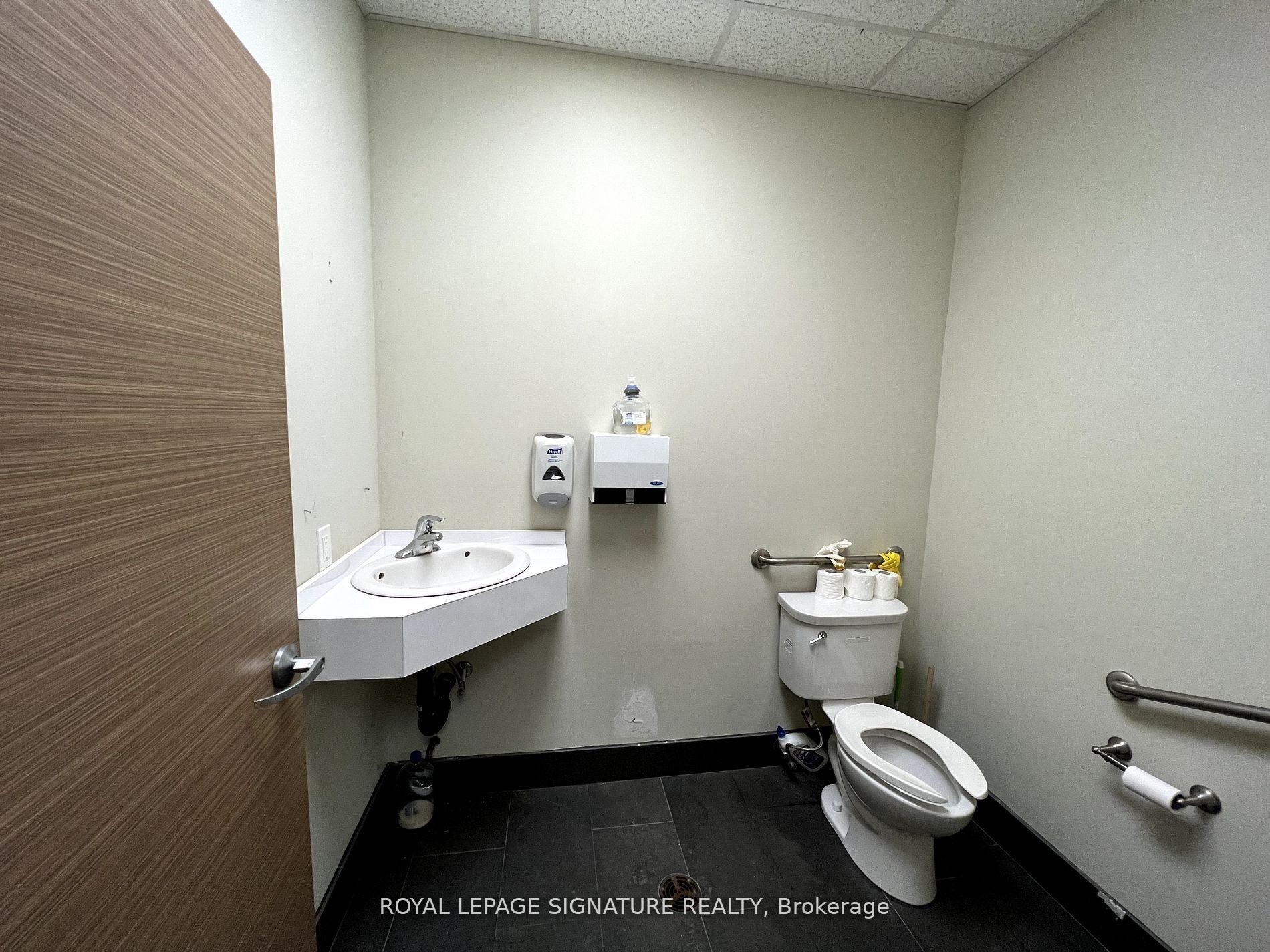 33-20 Wertheim Court, Richmond Hill, ON