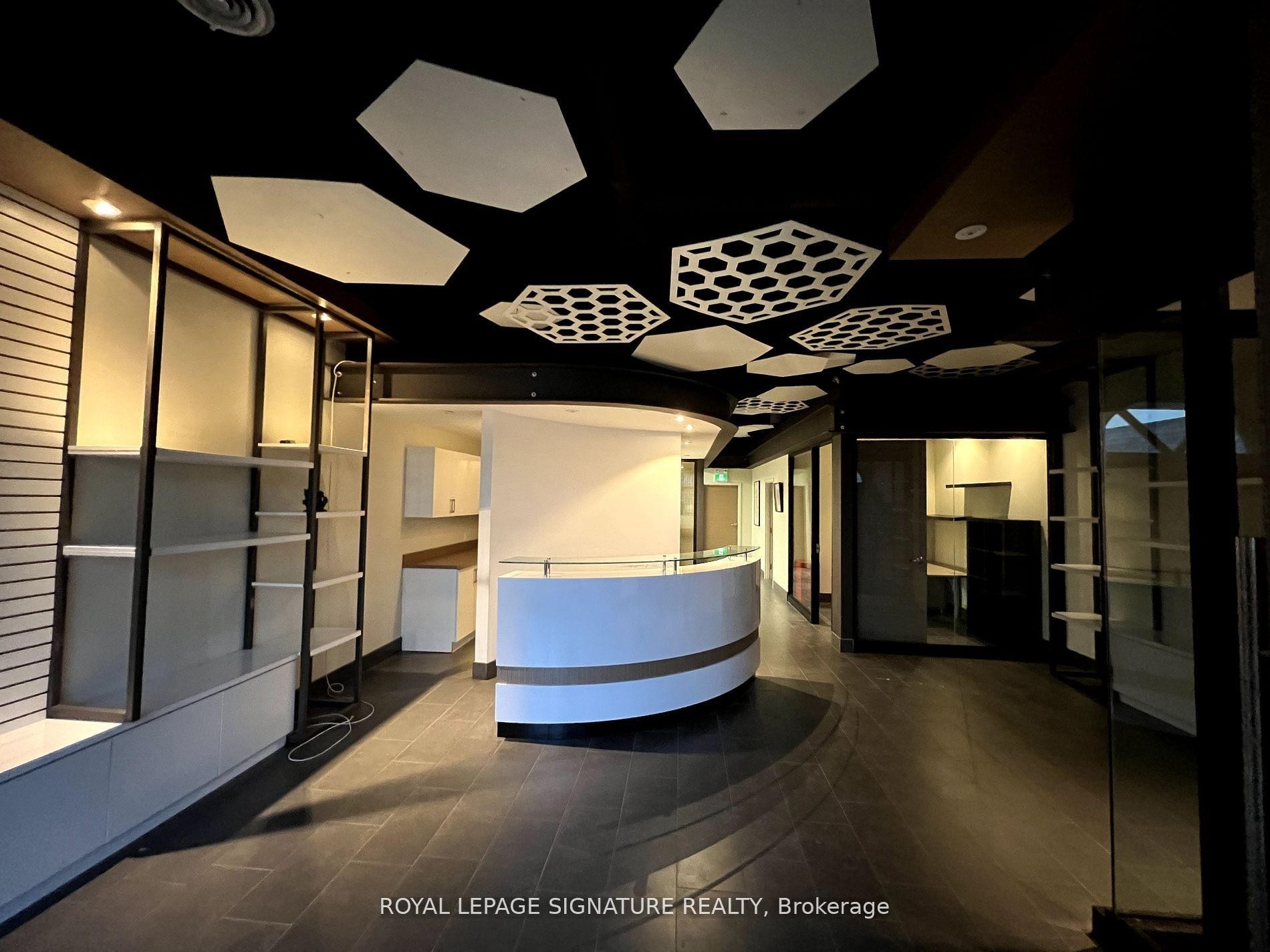 33-20 Wertheim Court, Richmond Hill, ON