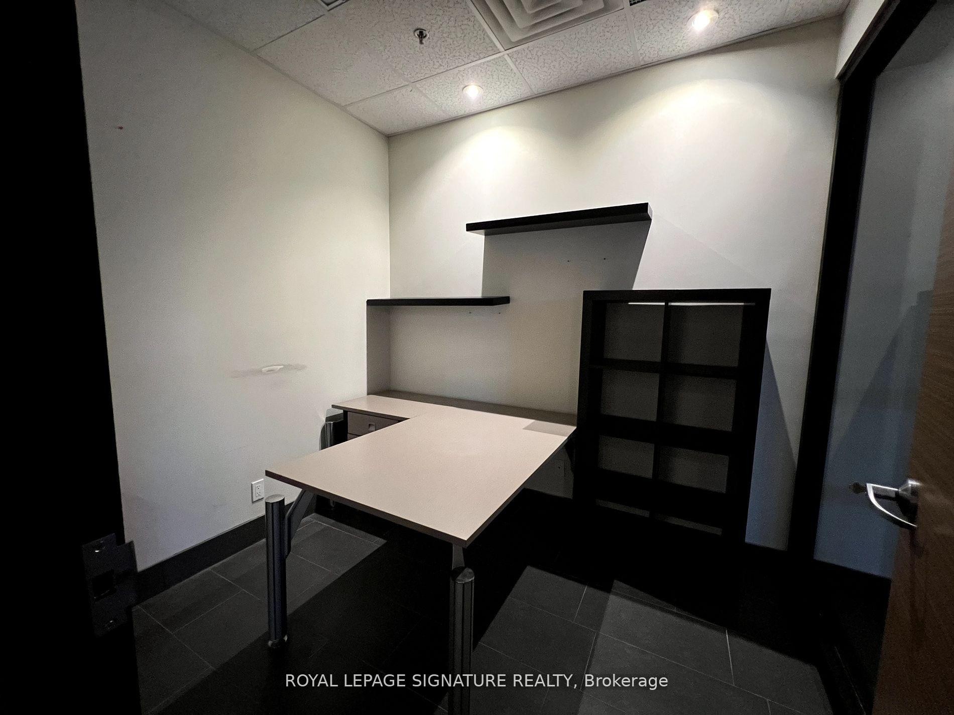 33-20 Wertheim Court, Richmond Hill, ON