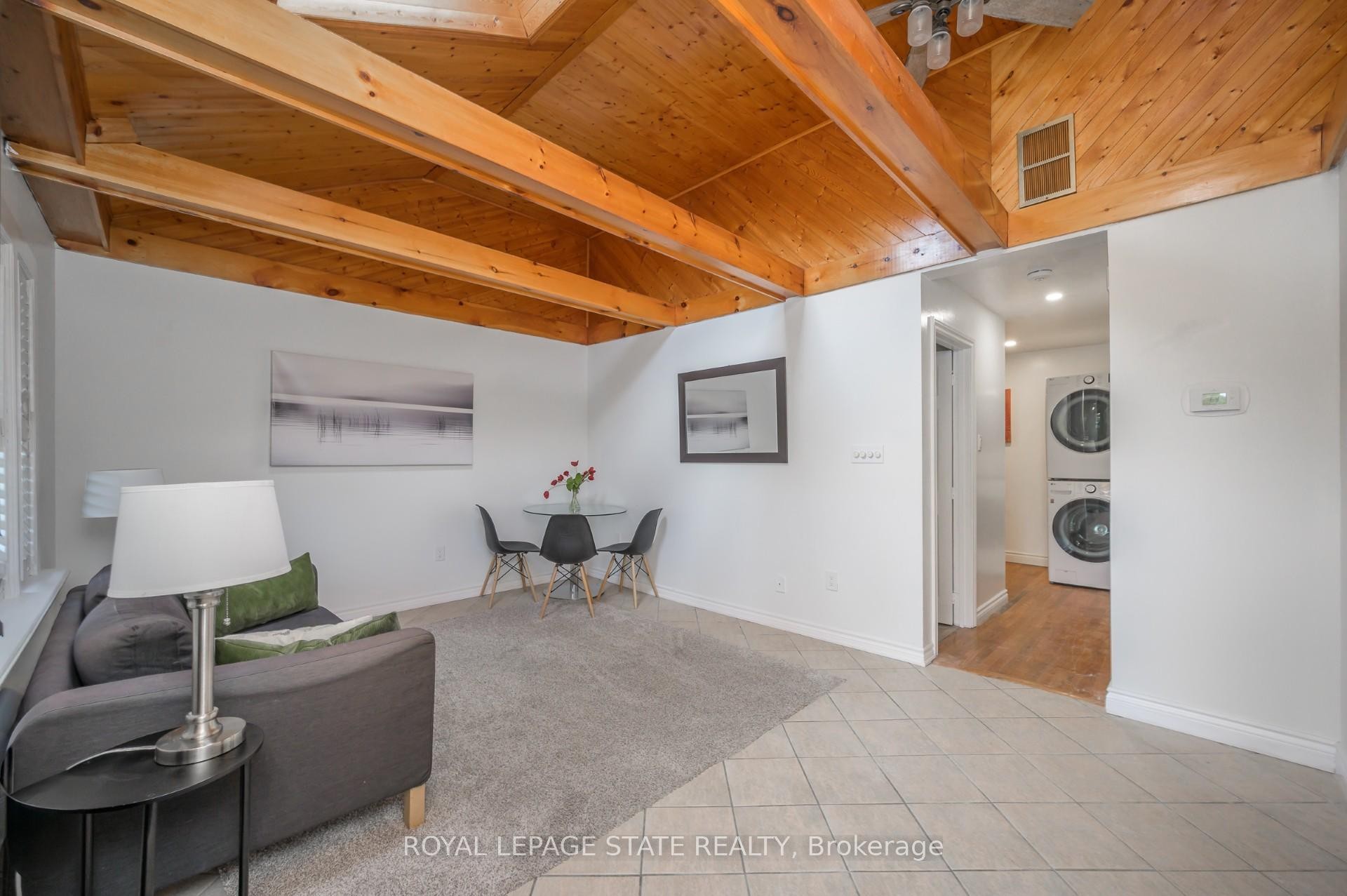 1-100 Munn Street, Hamilton, ON - Indoor