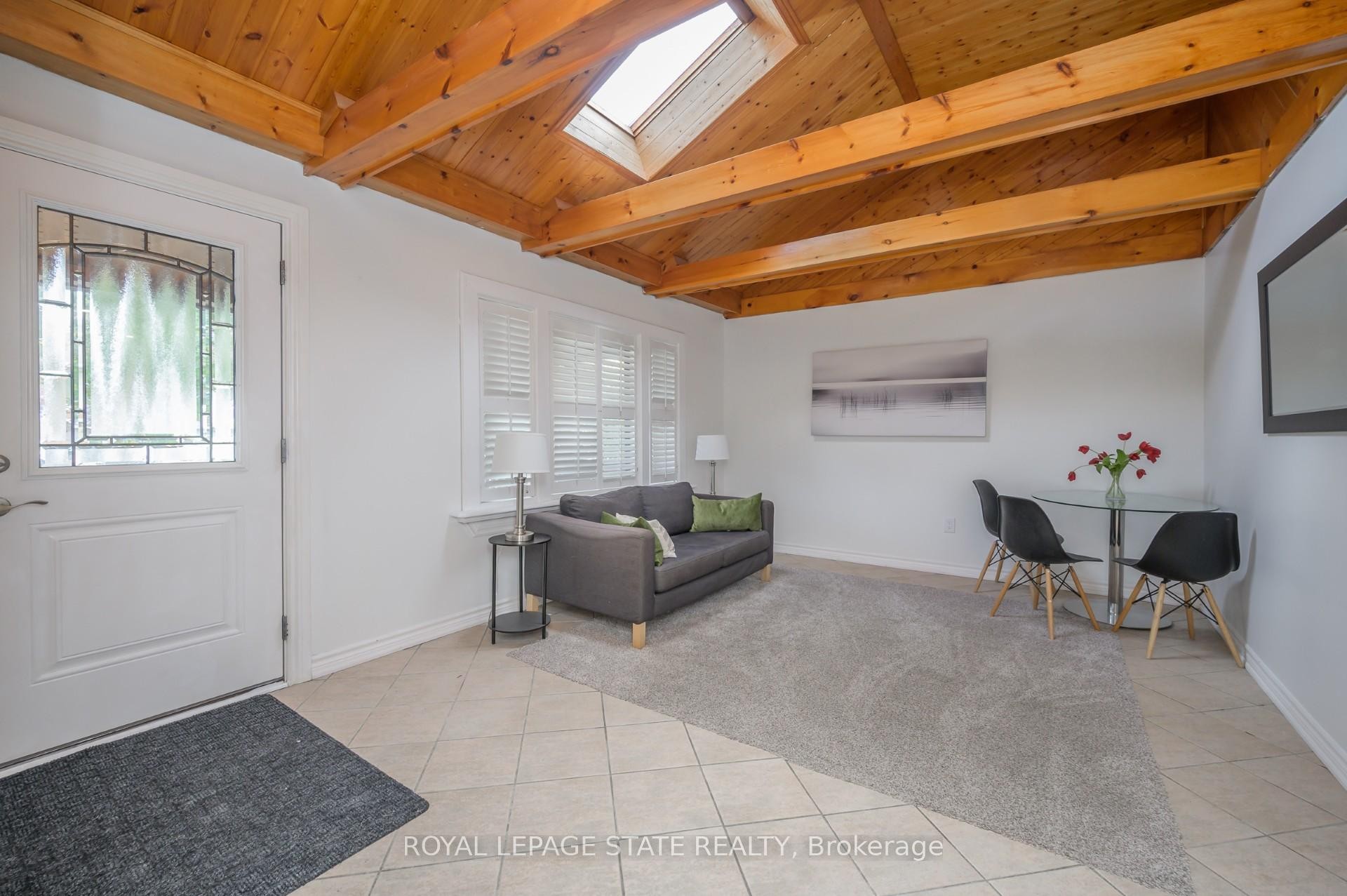 1-100 Munn Street, Hamilton, ON - Indoor